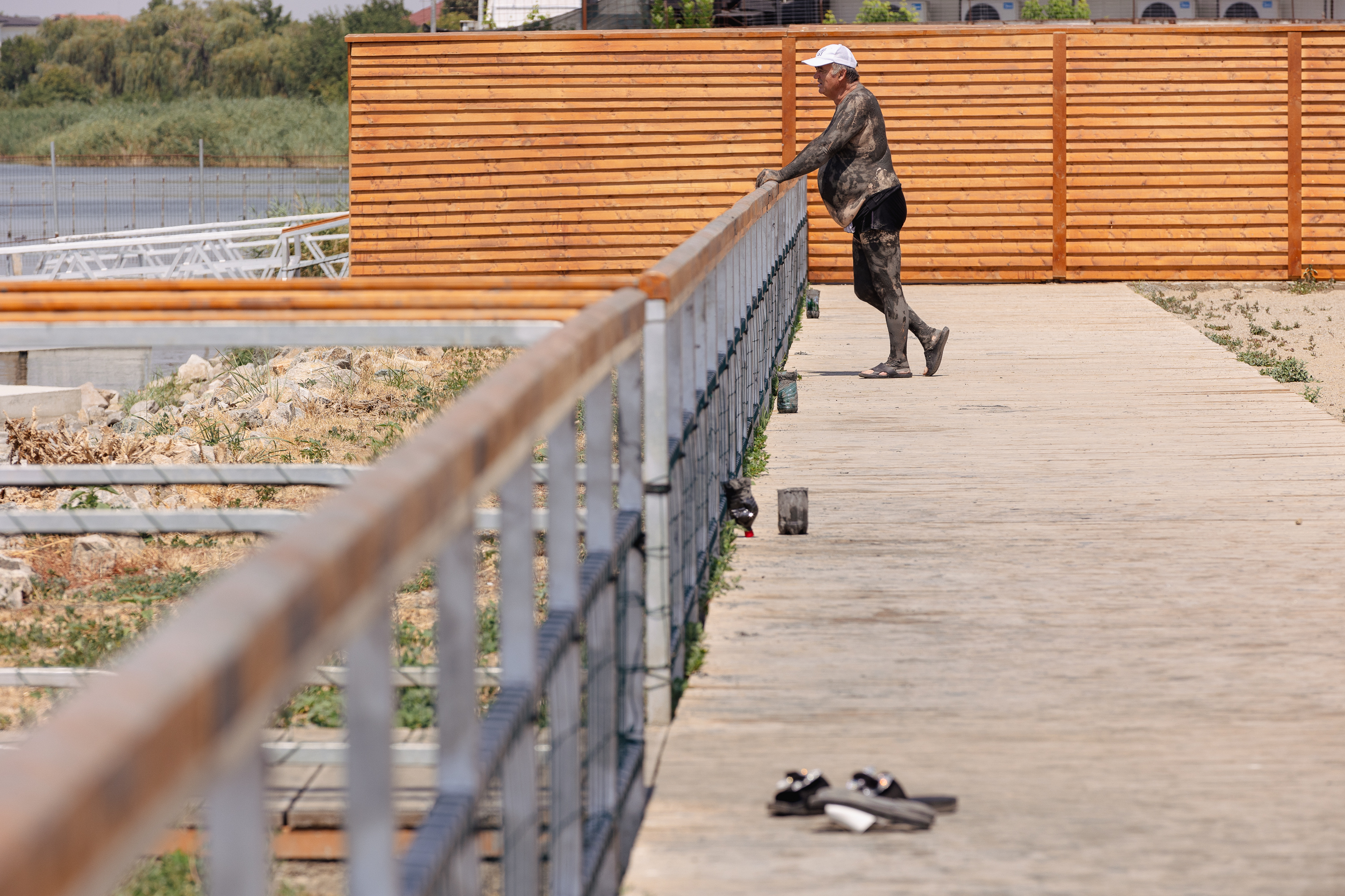 FOTOREPORTAJ. Marea Moartă din inima Ialomiței. Se întorc turiștii la Amara, pe plajele reabilitate cu fonduri europene