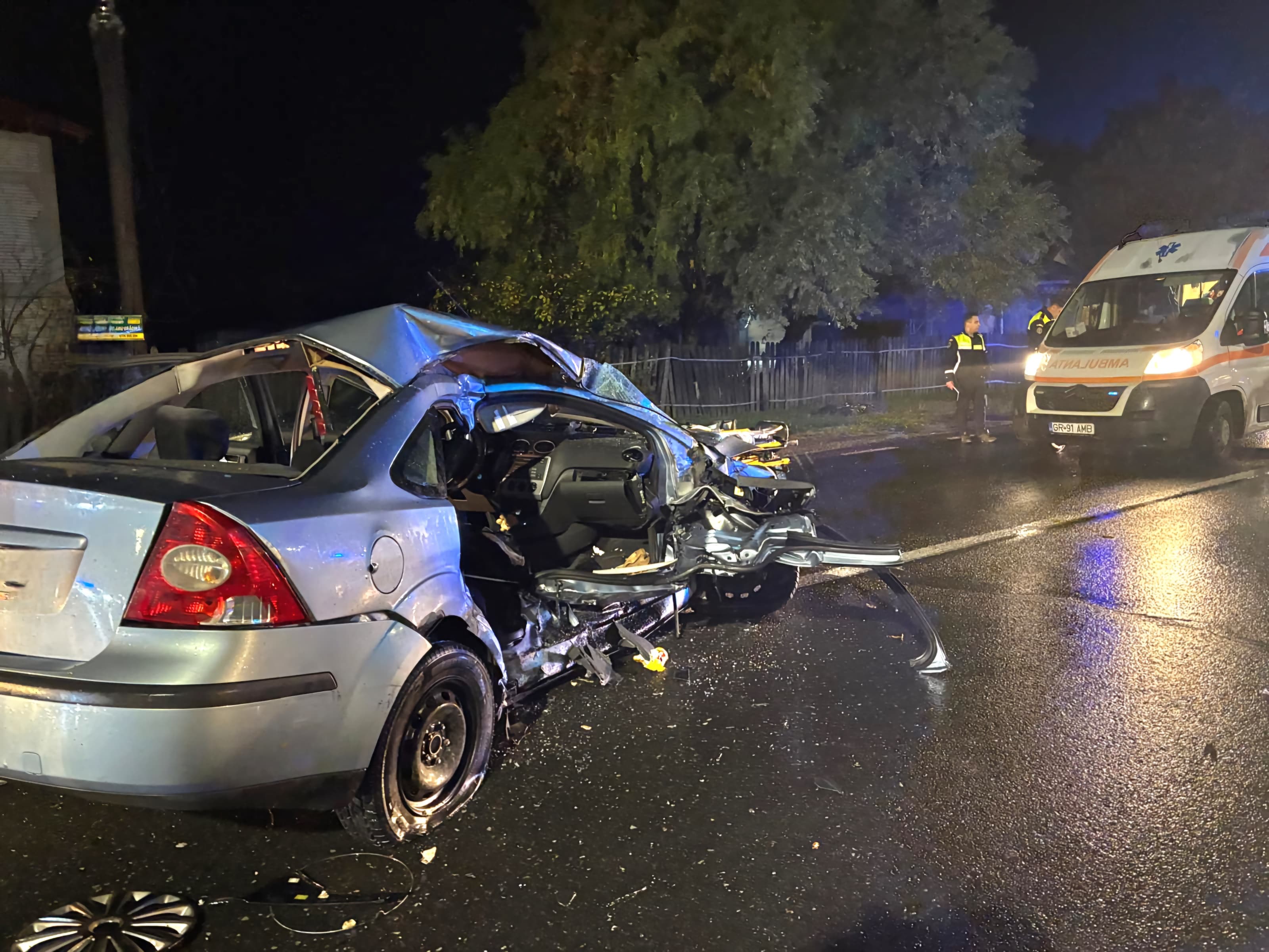 20 de persoane implicate într-un accident în Giurgiu. O femeie a murit și alte șase au fost duse la spital