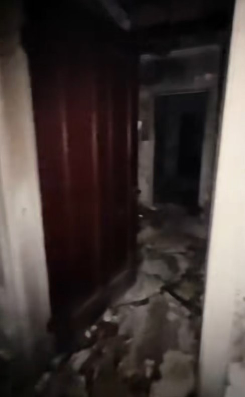 Imagini din prezent cu vila din Izvorani a lui Irinel Columbeanu. Palatul a ajuns o ruină