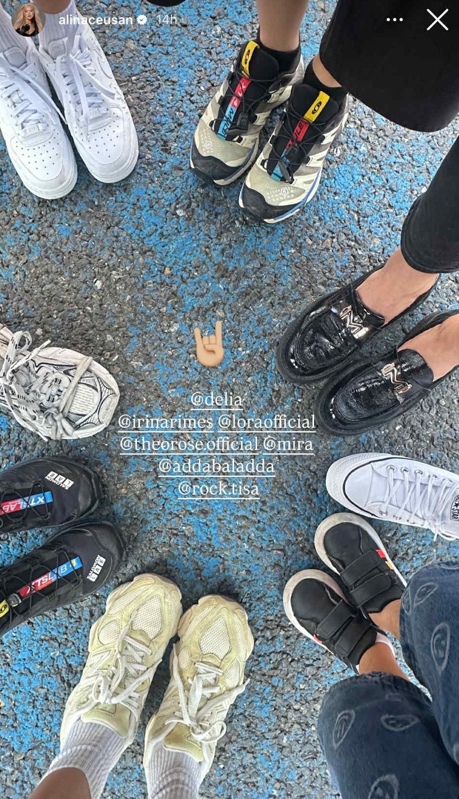 Imagini cu vedetele la protestul din Piața Victoriei după moartea Teodorei Marcu. Delia, Theo Rose și Irina Rimes au cerut dreptate