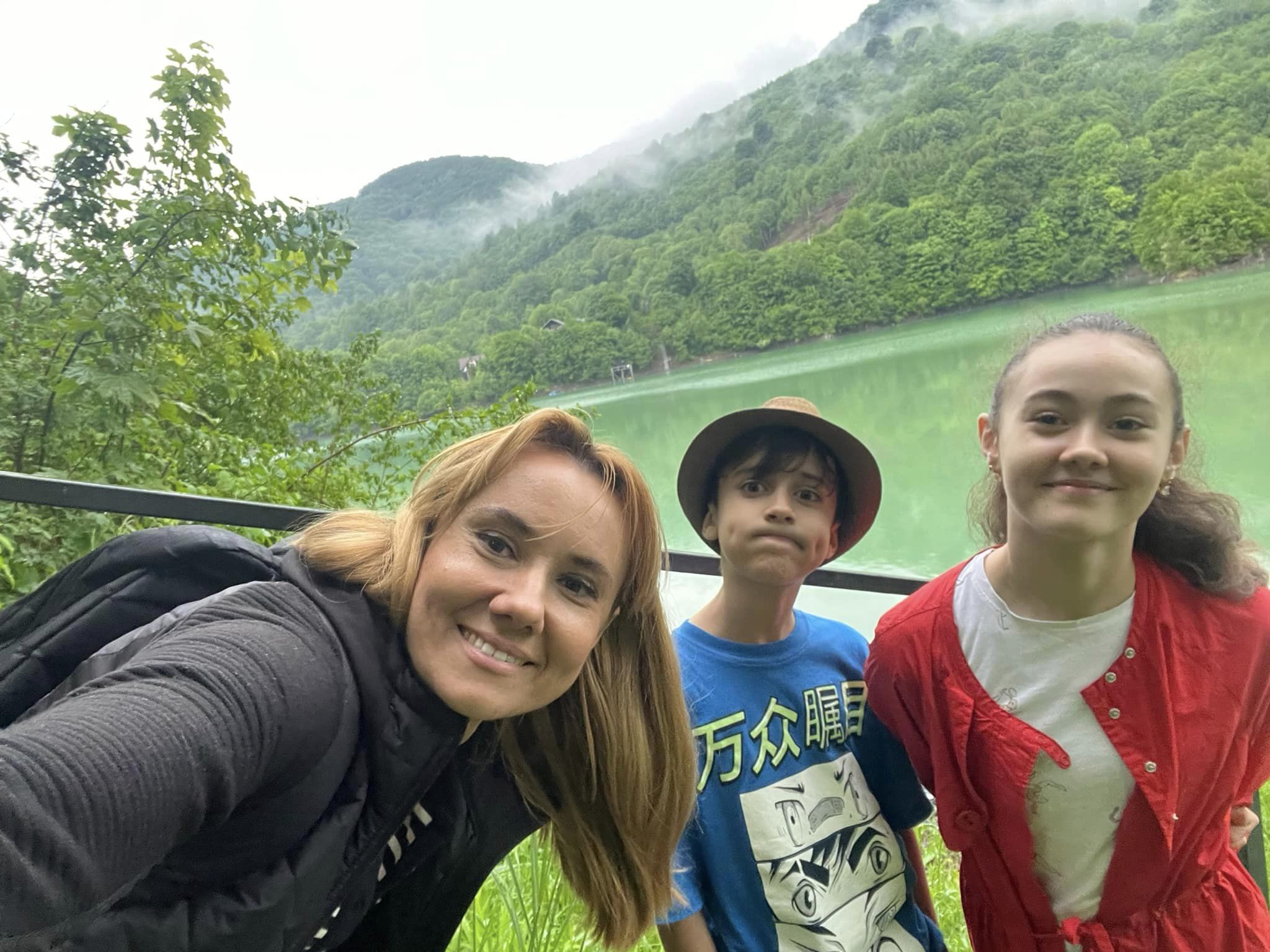 Fiica Oanei Ioniță, în vârstă de 13 ani, nu știa că fostul soț al mamei sale nu este tatăl ei biologic: „Ea a aflat anul ăsta”