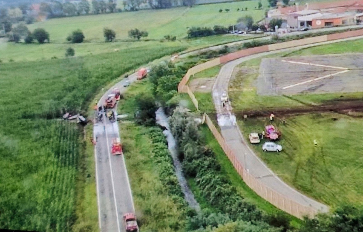 Pilotul avionului care a căzut peste o mașină și a luat foc, iar o fetiță de 5 ani a murit, nu mai poate dormi: „Mă gândesc doar la micuța Laura”
