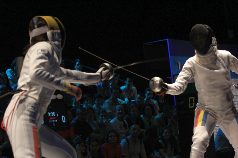 Simona Pop și Tibi Dolniceanu sunt campionii României la spadă, respectiv la sabie / FOTO