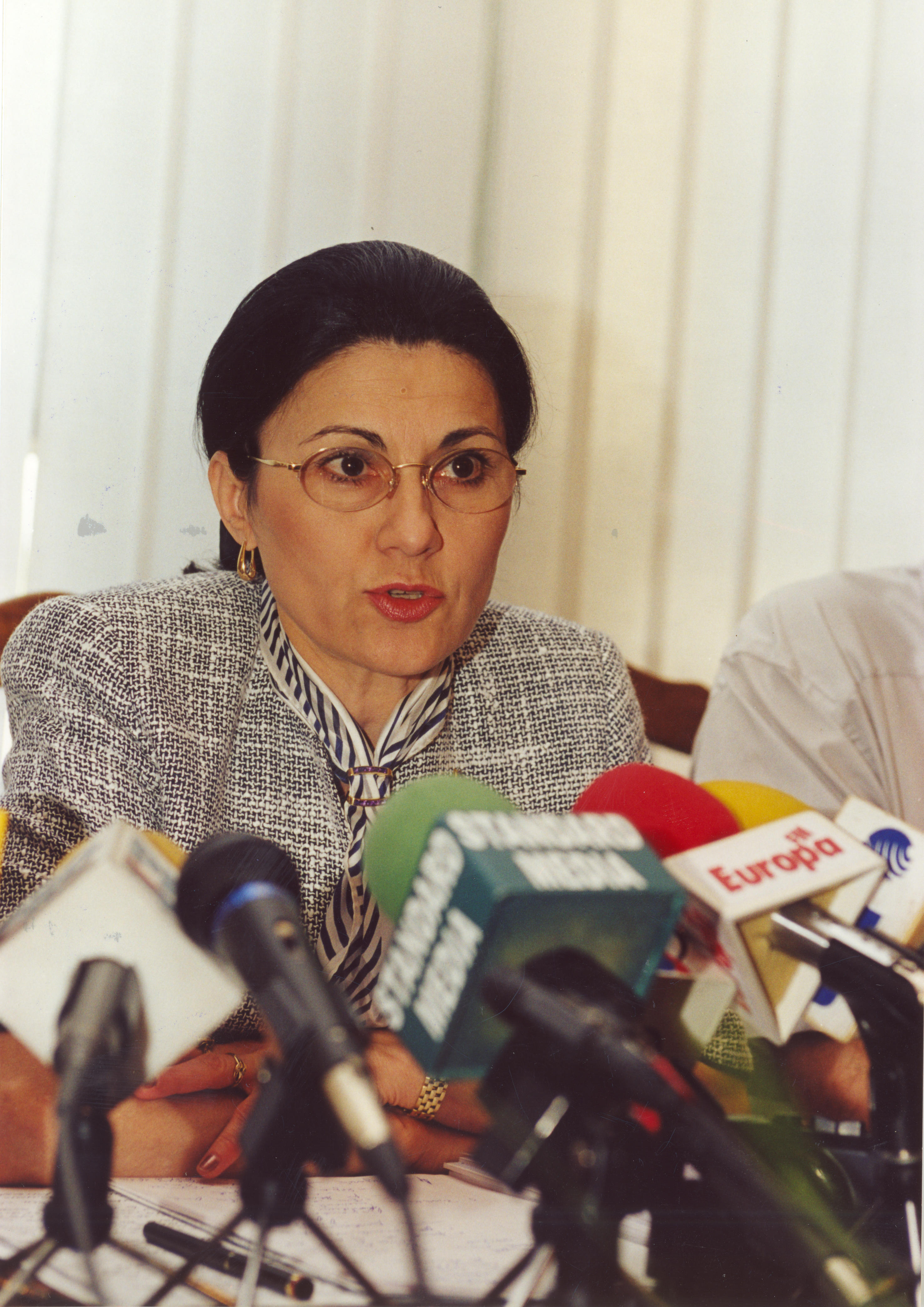 Atunci și Acum: Ecaterina Andronescu, fostul ministru al Educației care a scăpat după 4 ani de dosarul penal și a fost înlăturată din conducerea PSD