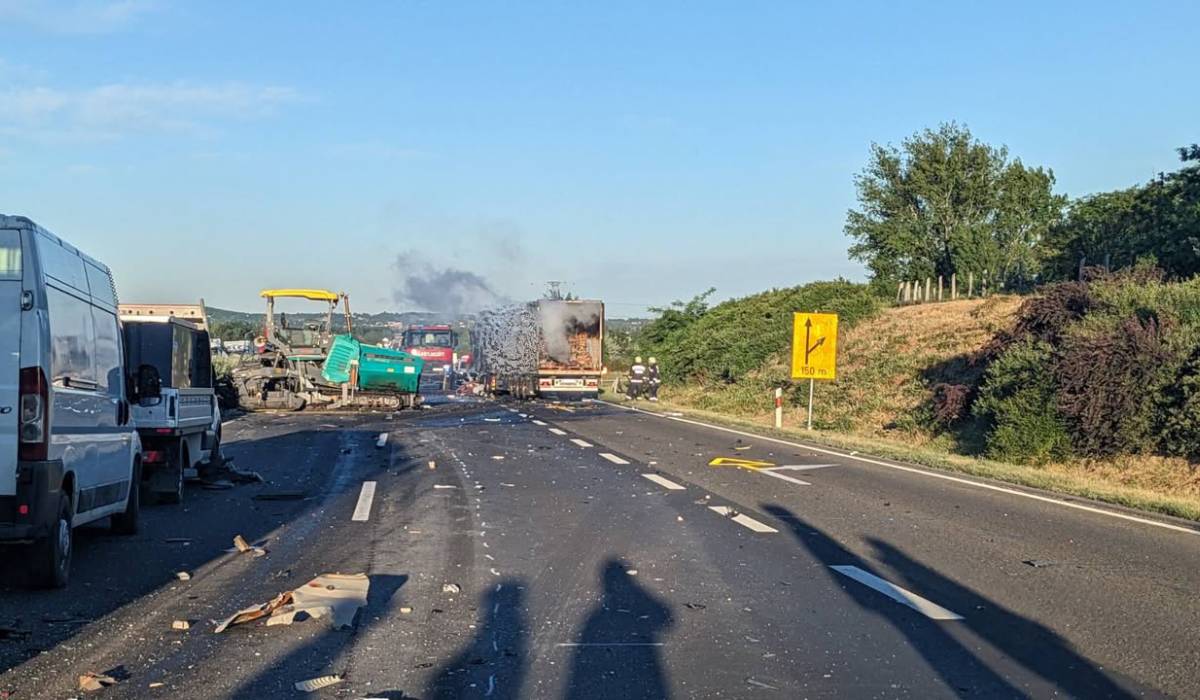 Opt oameni au murit în 40 de minute, în două accidente diferite în Ungaria, cu un camion și un microbuz cu numere de Republica Moldova
