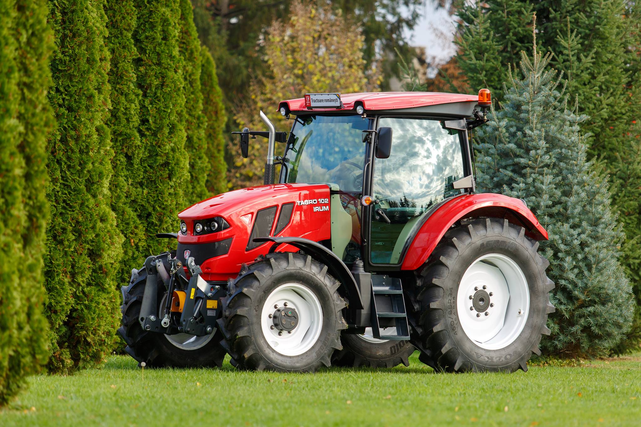 Primul tractor autentic românesc a fost lansat, după 10 ani. Imagini impresionante cu TAGRO, minunea tehnologică