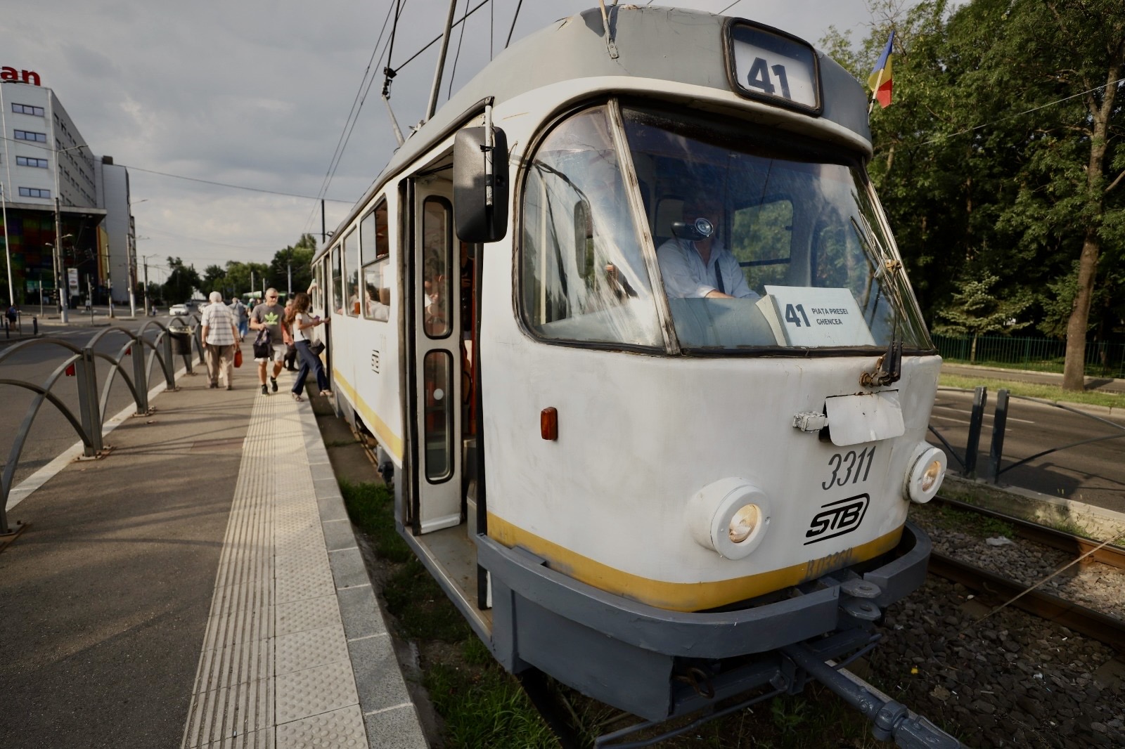Am mers cu tramvaiul Tatra în drumul spre depou. După 53 de ani, garniturile își iau rămas-bun de la București