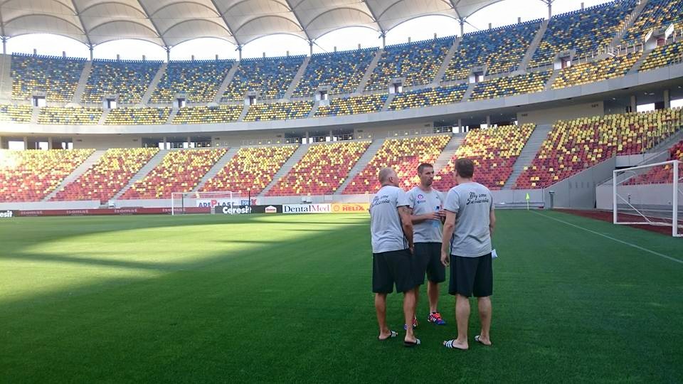Atenţie! Slovacii au exersat pupăturile: "Sperăm la calificare, altfel nu mai veneam!" / FOTO
