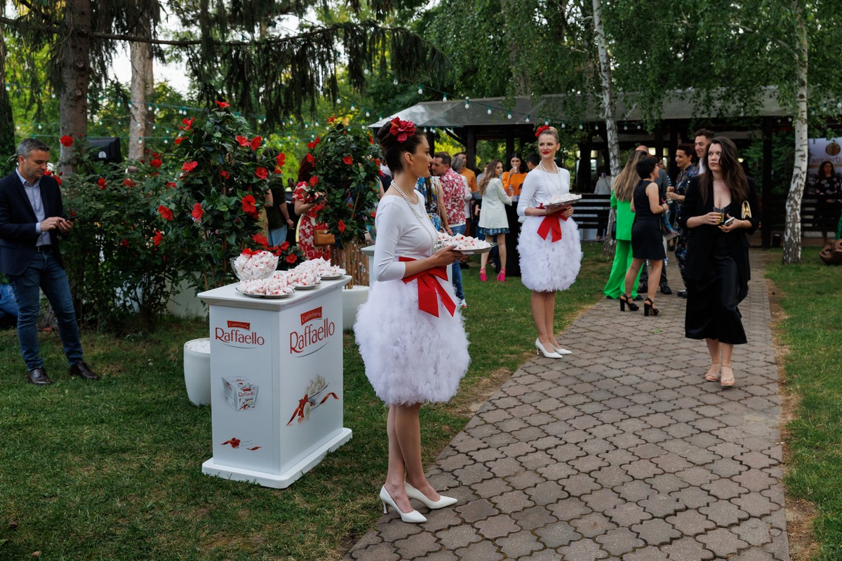 Intră în atmosfera ELLE New Media AWARDS 2023 și descoperă fotografiile surprinse în cadrul evenimentului organizat la Clubul Diplomatic