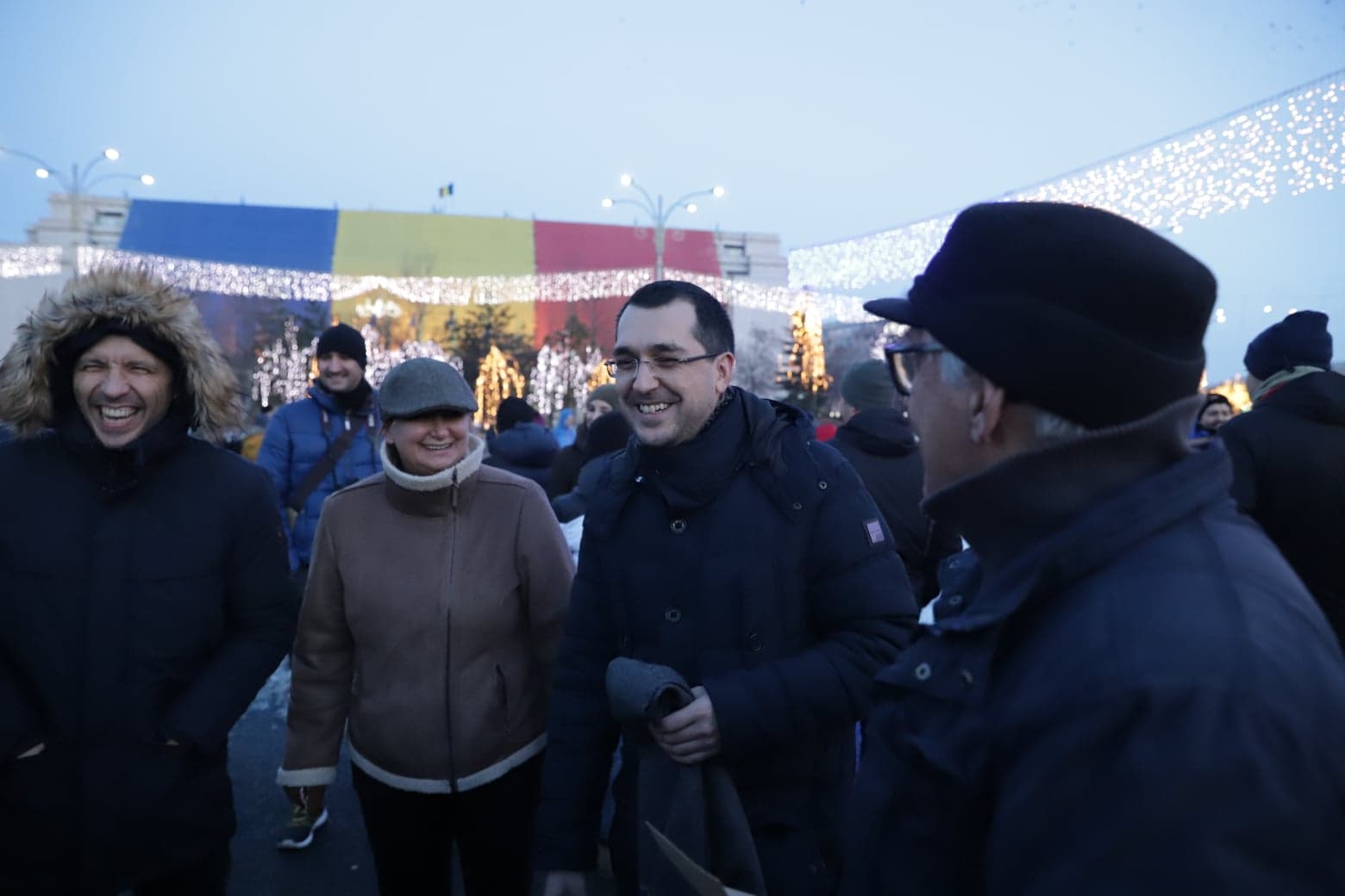 VIDEO & FOTO / Miting în București, la 29 de ani de la Revoluție. Mii de persoane au mărșăluit în memoria eroilor din 1989