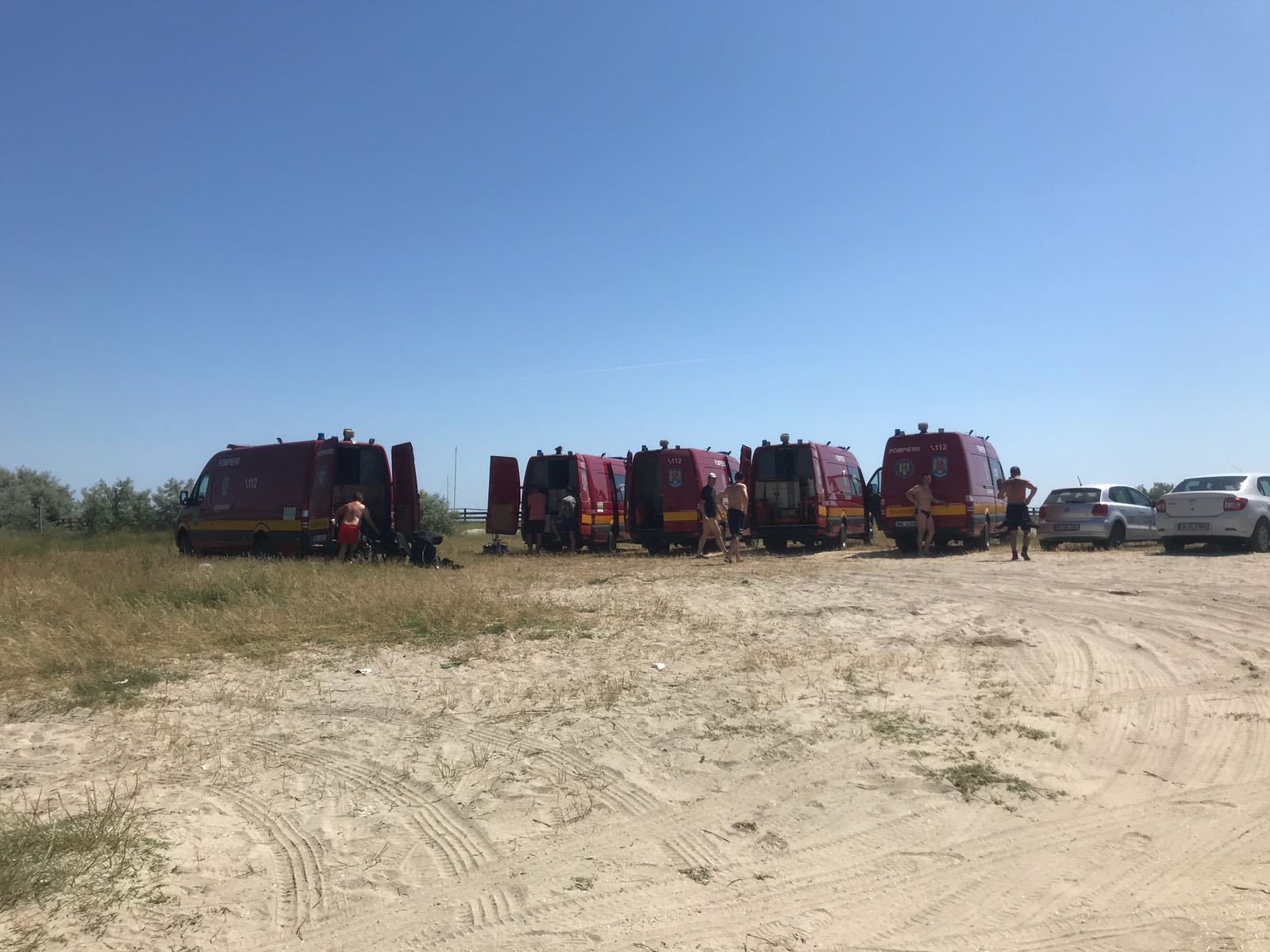 Douăzeci și cinci de scafandri îl caută de șase ore pe copilul dispărut în mare, la Corbu. Adolescentul fusese părăsit la naștere/ FOTO&VIDEO
