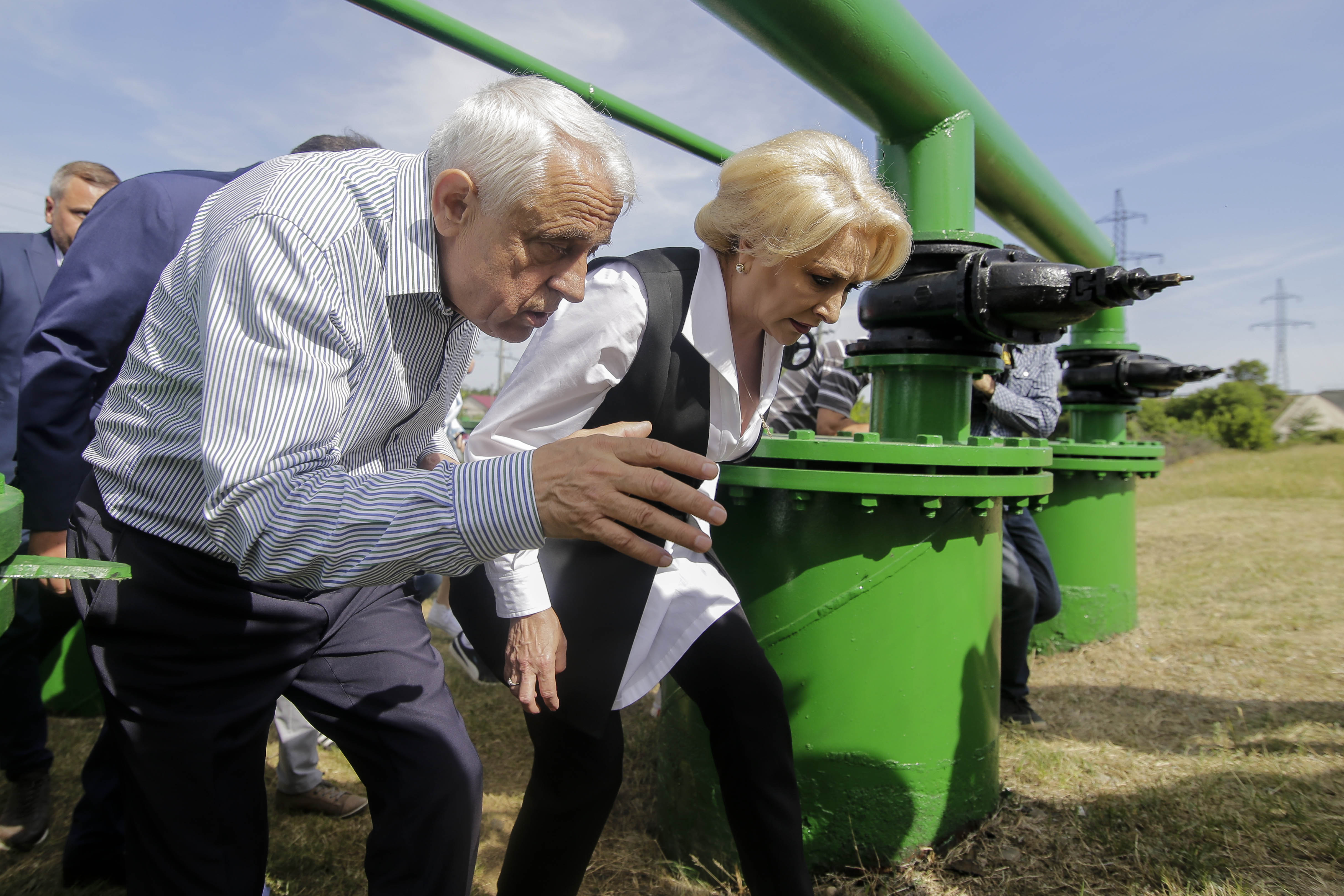 Cum s-a transformat Viorica Dăncilă într-un an și zece luni de mandat. Istoria în imagini a primei femei premier