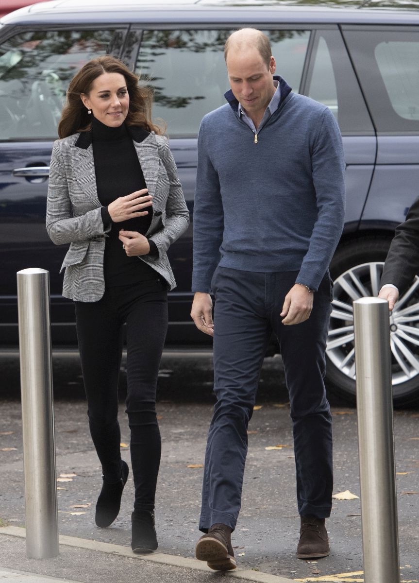 FOTO| Kate Middleton a apărut public într-o ținută inspirată de una purtată de Meghan Markle cu câteva zile înainte
