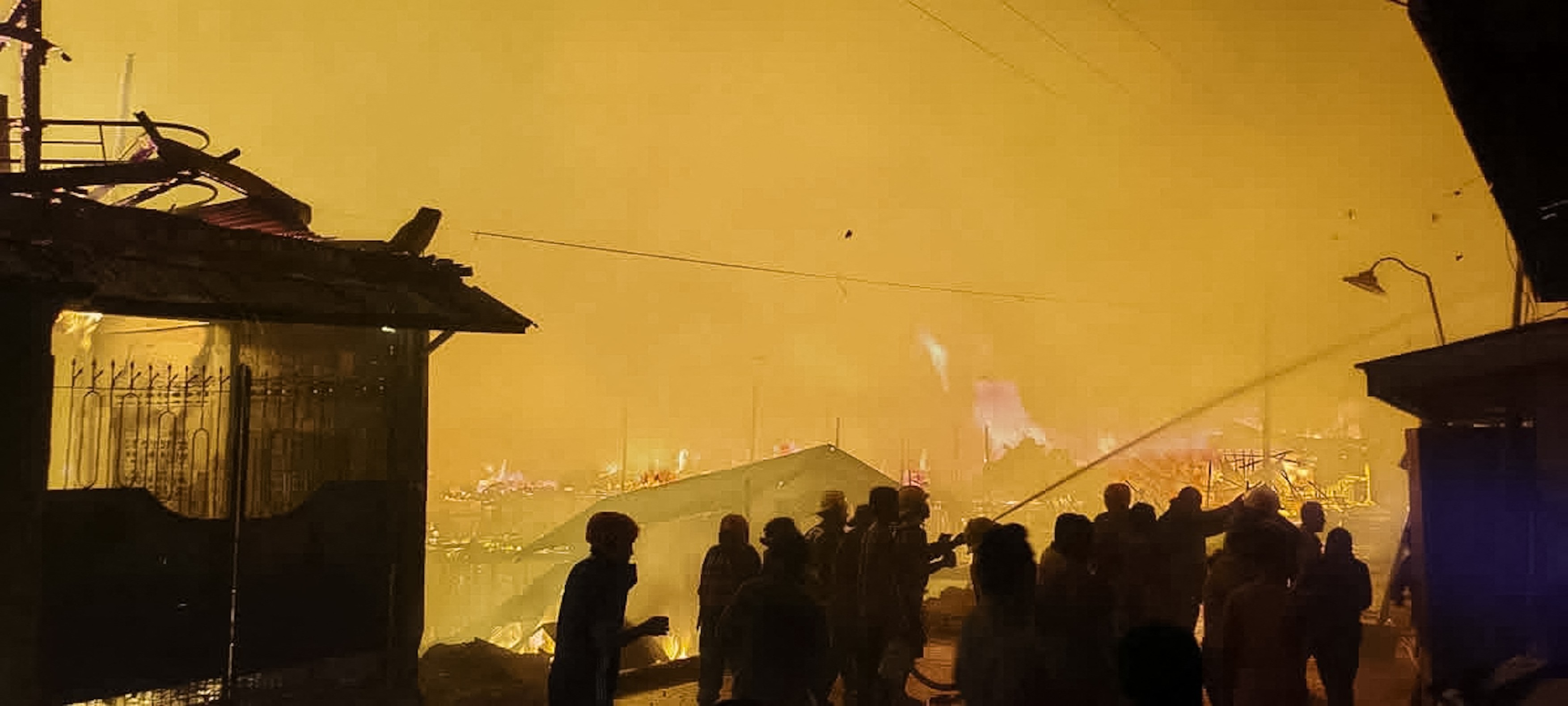 1.000 de case au ars până la temelie și 5.000 de oameni au rămas fără adăpost, în urma unui incendiu masiv în Filipine
