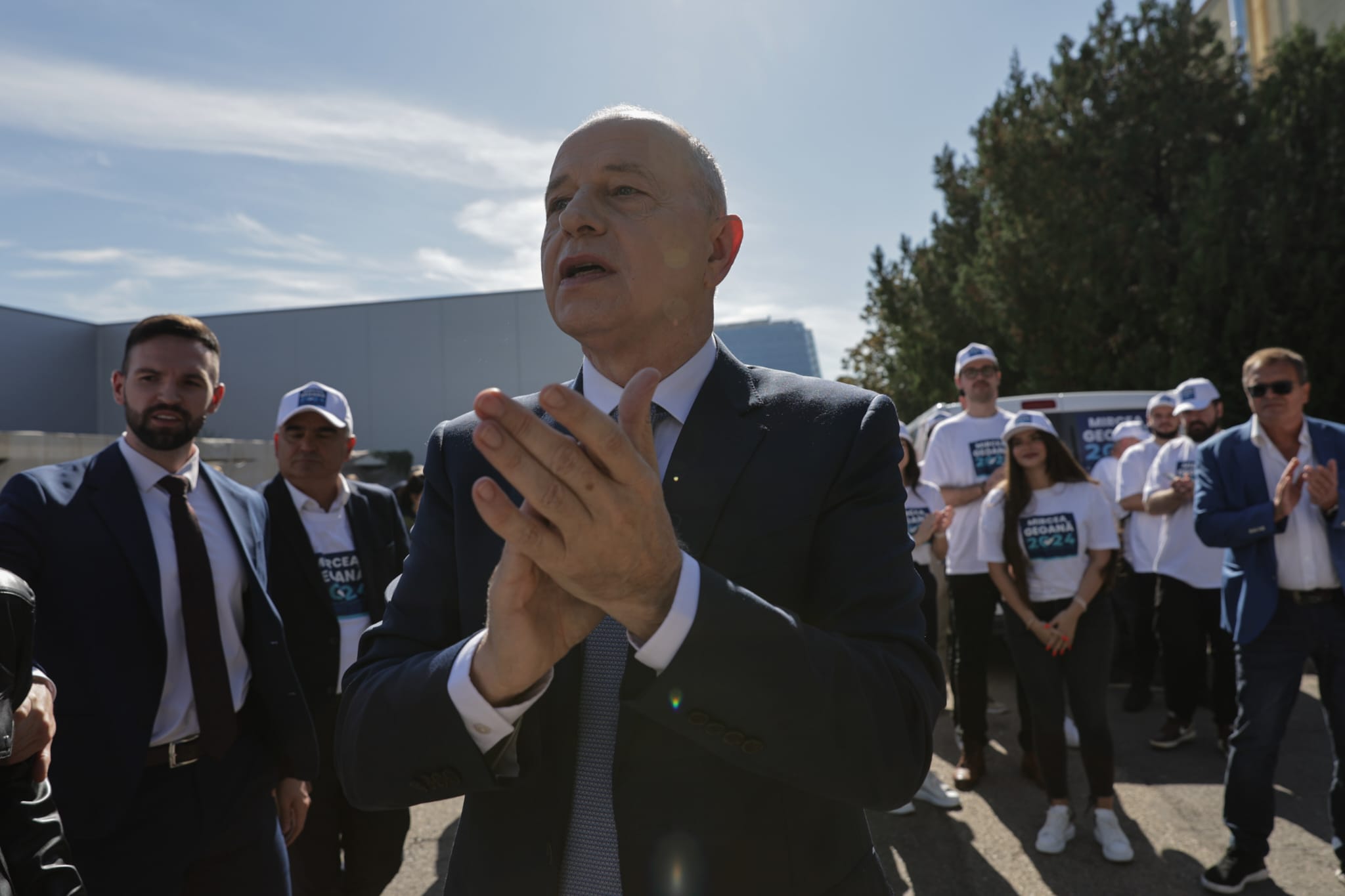 Mircea Geoană și-a depus candidatura la prezidențiale: „Nu vreau să mă plimb sau să dorm”. A promis că va face publice cheltuielile Administrației Prezidențiale