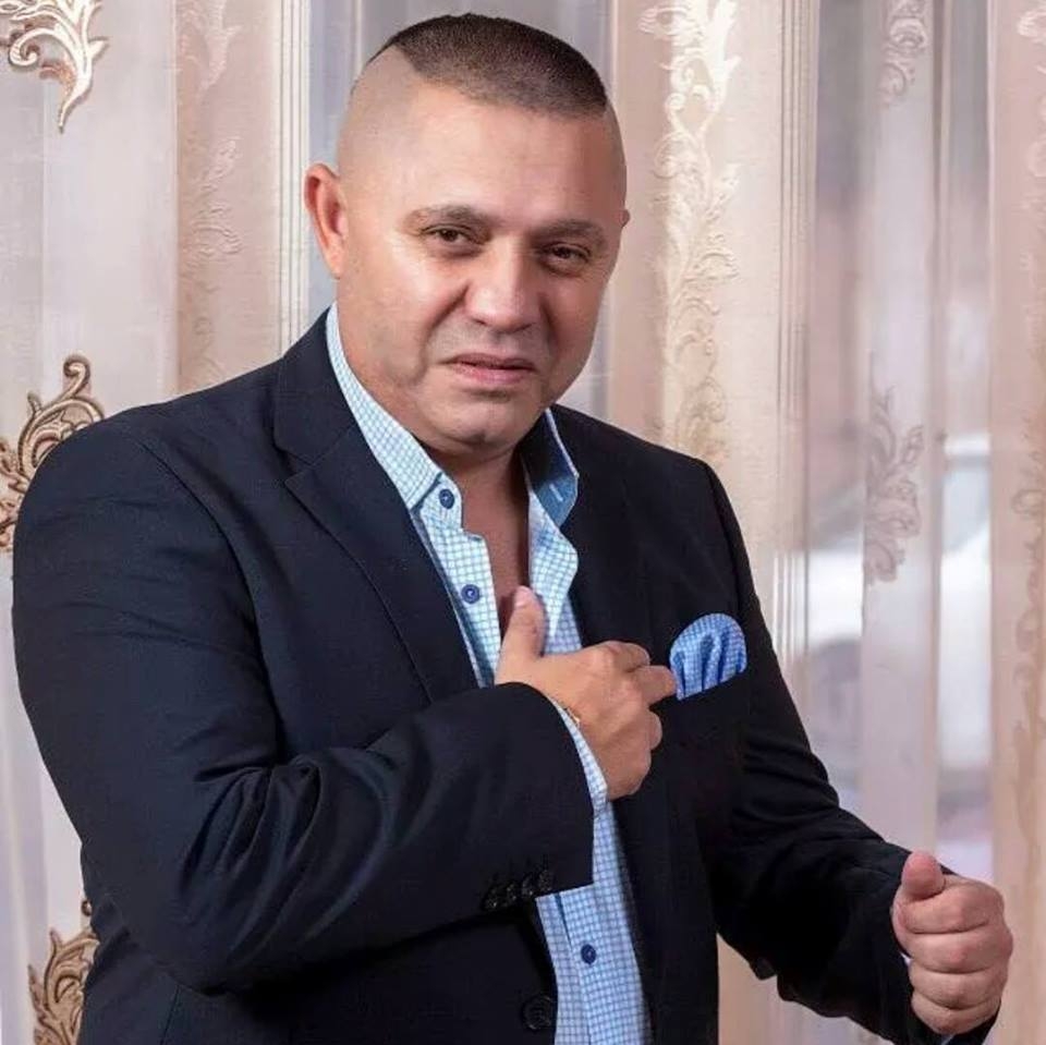 Imagini din baraca în care stă Nicolae Guță. De ce nu locuiește în vila de lux din Hunedoara: „Dar ce îmi trebuie mai mult?”