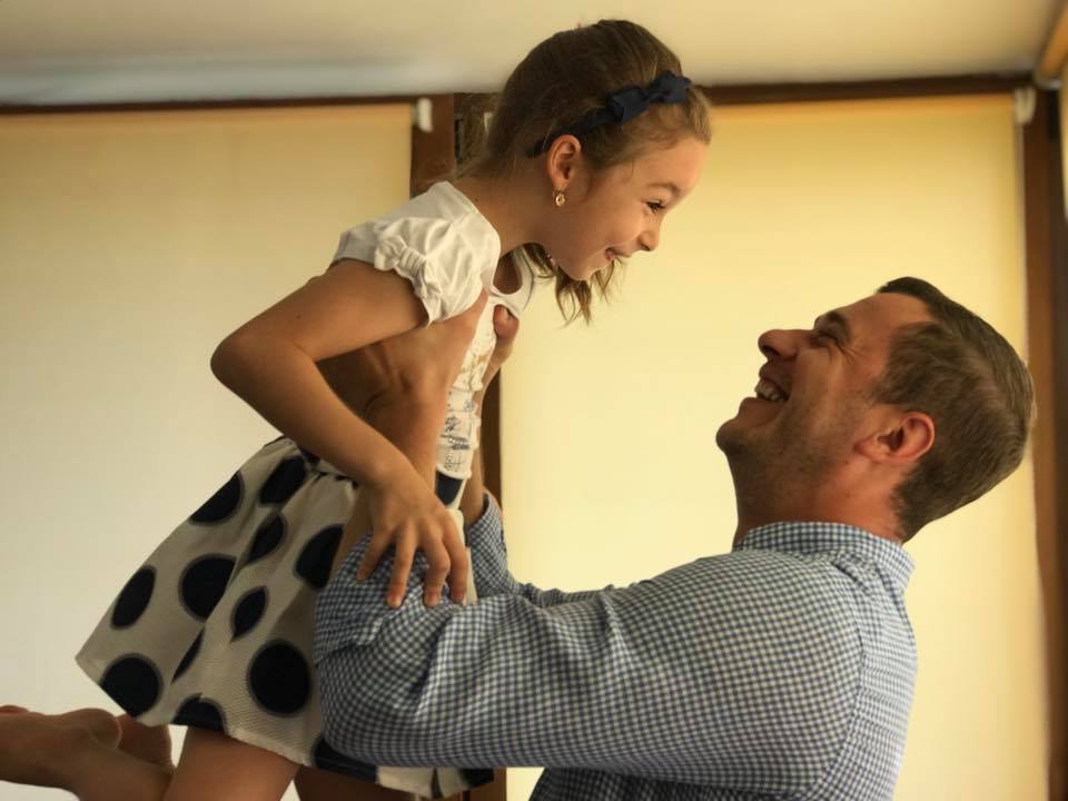 VIDEO/ Patru tați au „născut” un proiect. Dan, Alex, Cezar și Daniel sunt 4DADS COOL