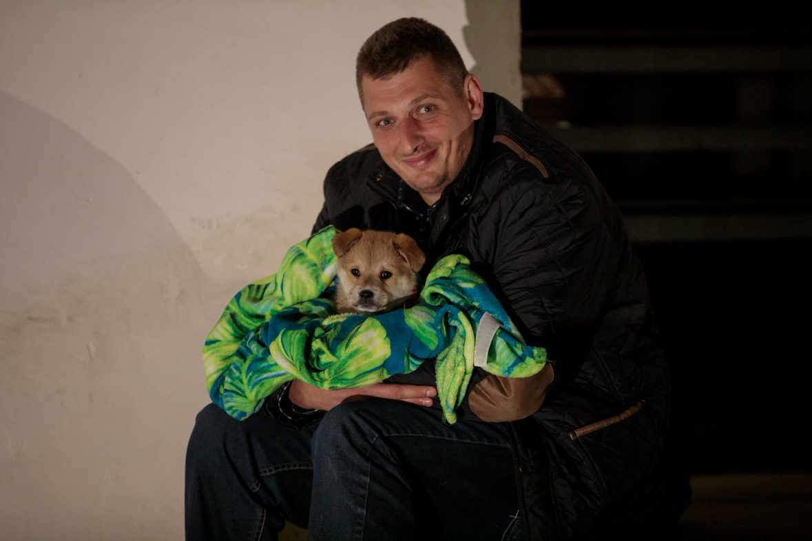 FOTOREPORTAJ. Învierea la Mănăstirea Putna, locul în care mai mulți refugiați ucraineni și-au găsit adăpost în calea războiului