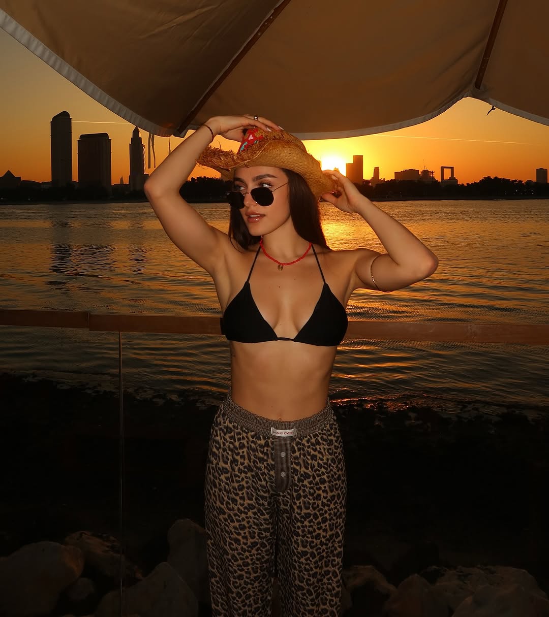 Ținuta în care Alexia Eram merge la sală în vacanță: „Cardio înainte de plajă”