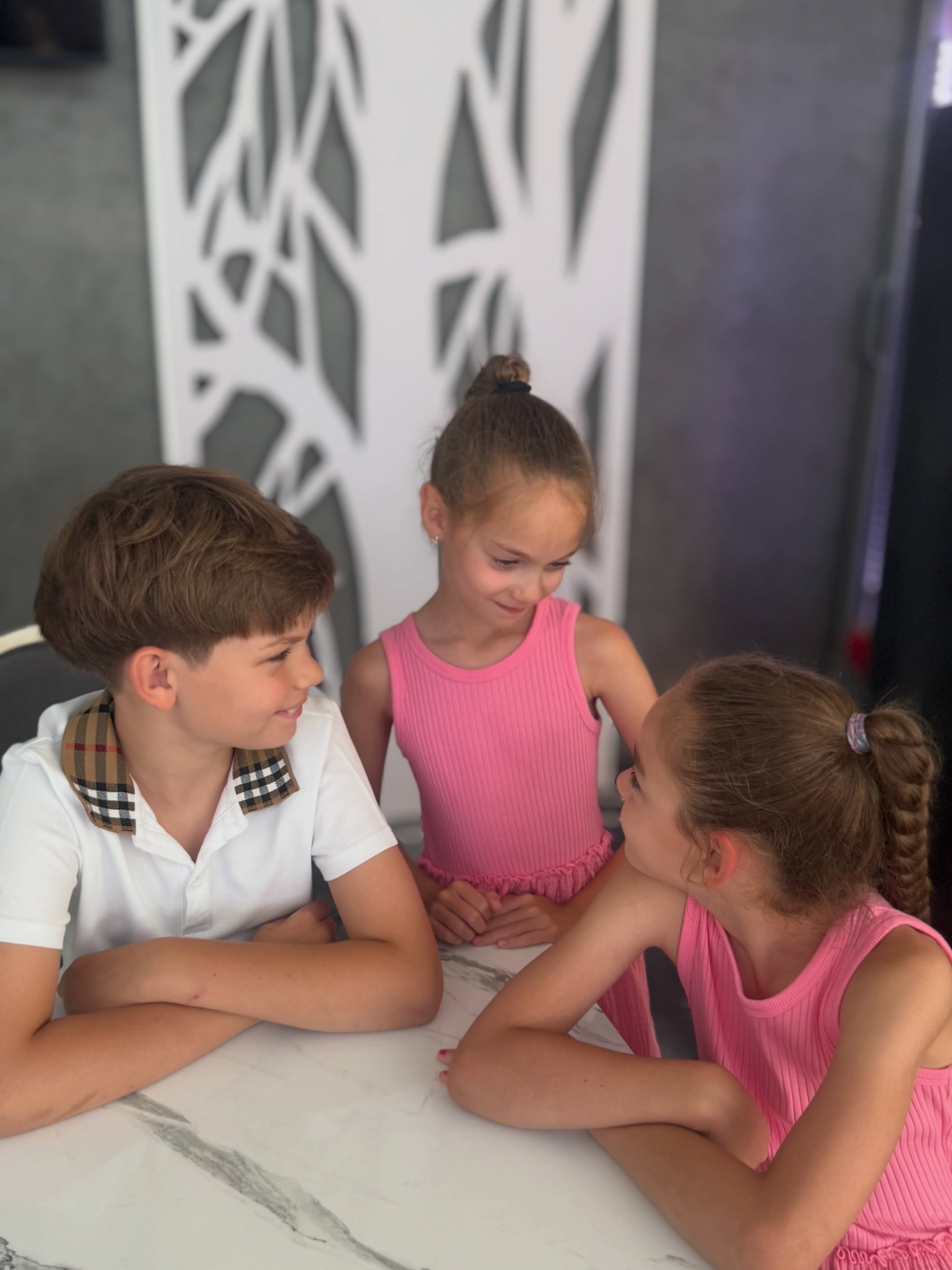 Cum au apărut Valentina Pelinel și Cristi Borcea, alături de copiii lor, în vacanța din Grecia. „Tot ce contează cu adevărat”