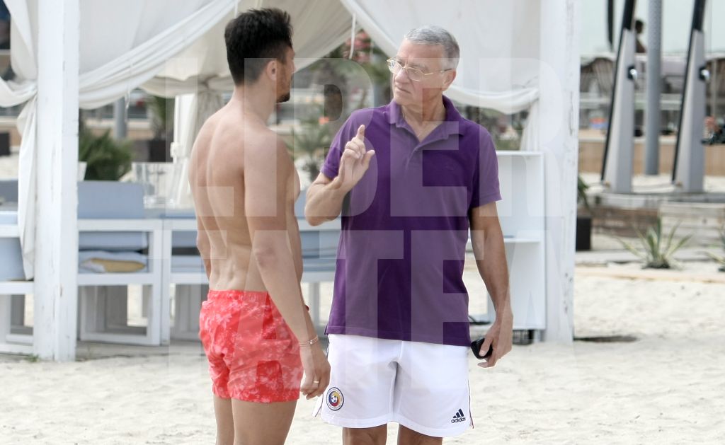 ”Nașul” și-a etalat pe Litoral fizicul de fotbalist! Sandu păstrează pe corp urmele luptei chinuitoare contra cancerului | FOTO