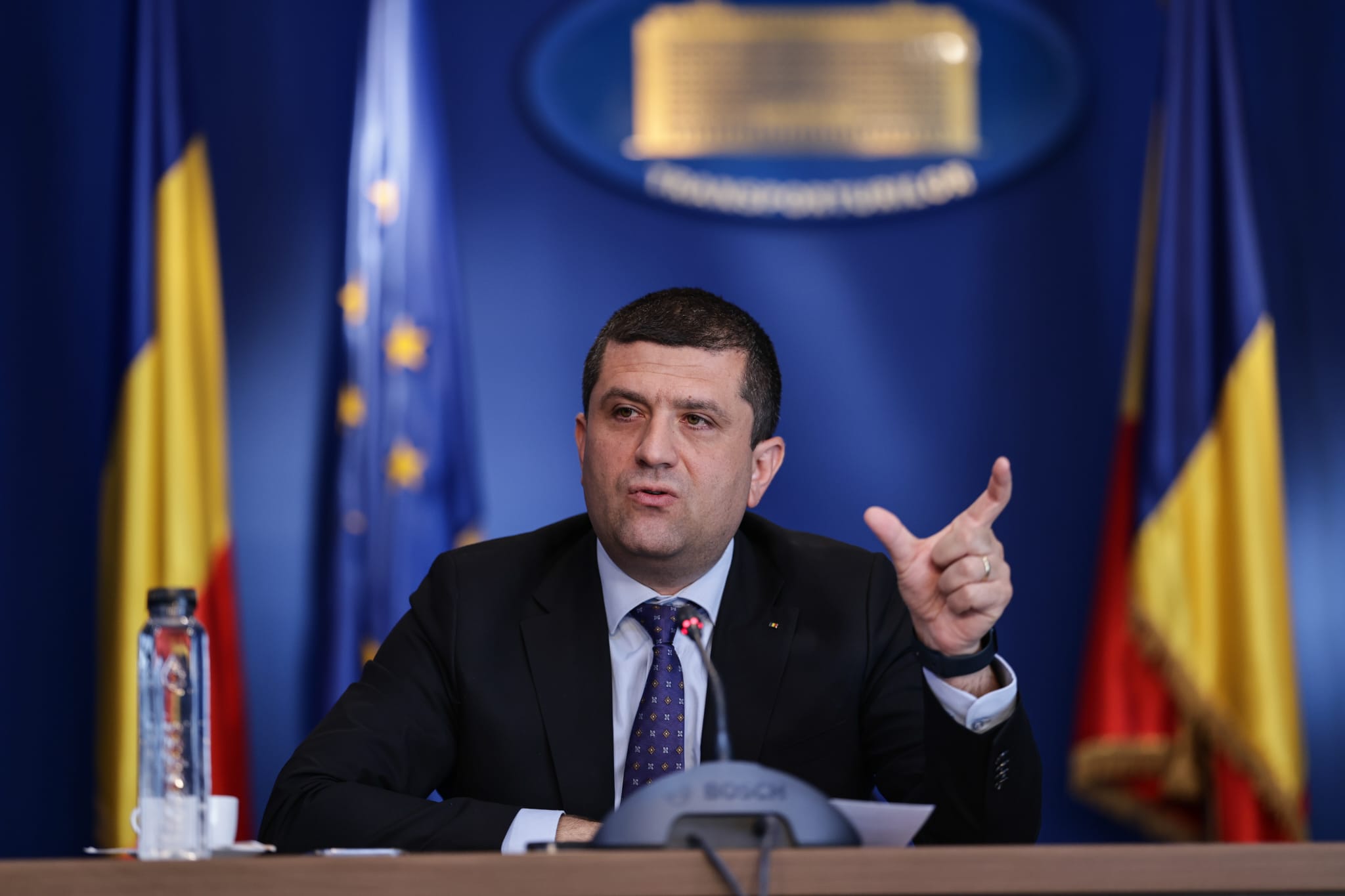 Ministrul transporturilor spune că „situația de securitate este gravă” la Portul Constanța și a cerut acces pentru SRI și MApN: „Se uită mai mulți ochi”