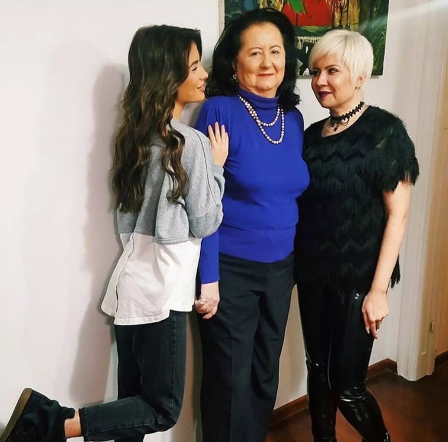 Așa imagini vezi doar în filmele horror! Calina, fata Catincăi Zilahy, ar fi devastat un apartament din sectorul 2