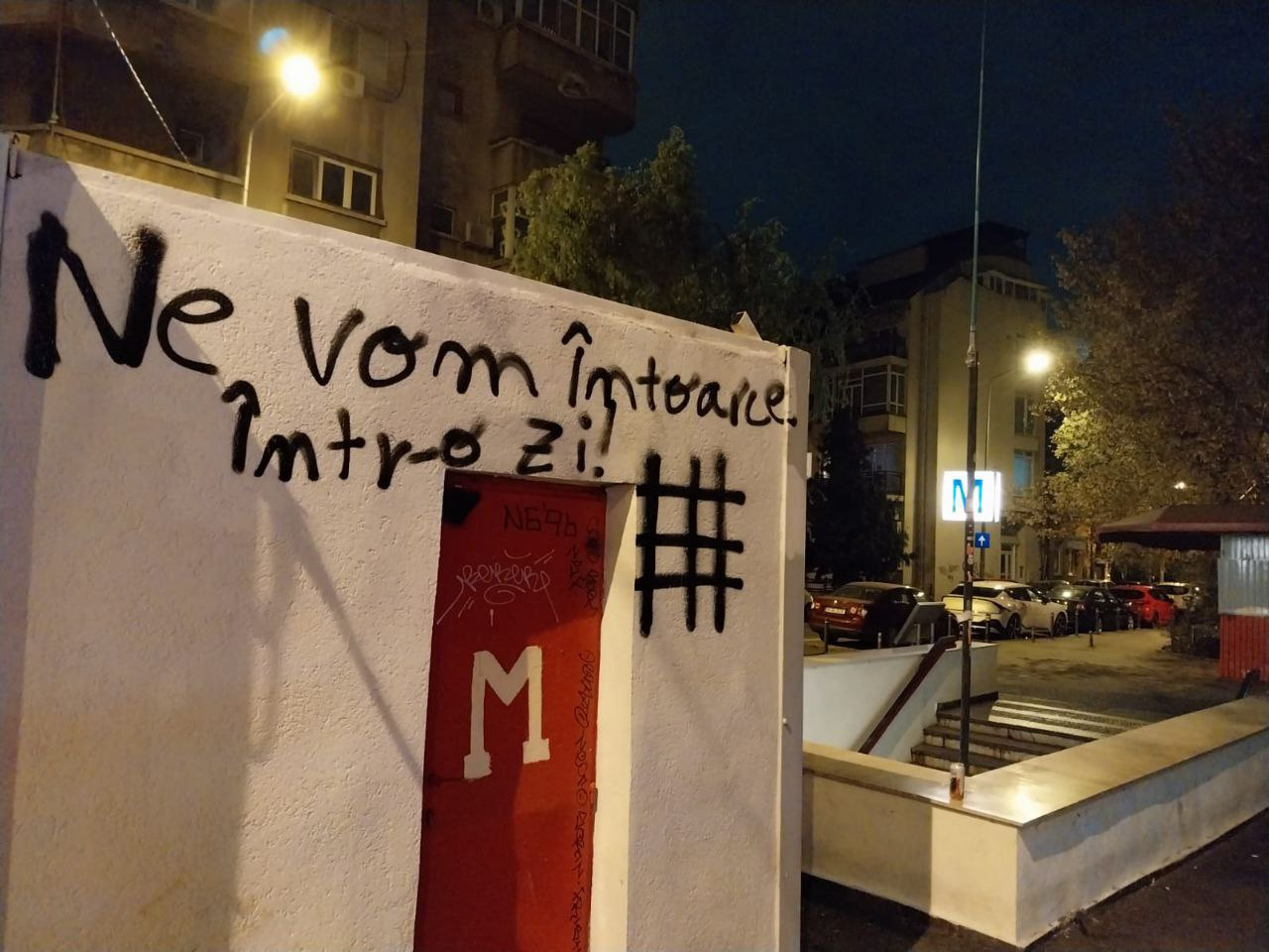 Concerte extremiste, „moartea homosexualilor” și amenințări pentru un colaborator Libertatea pe zidurile din Capitală