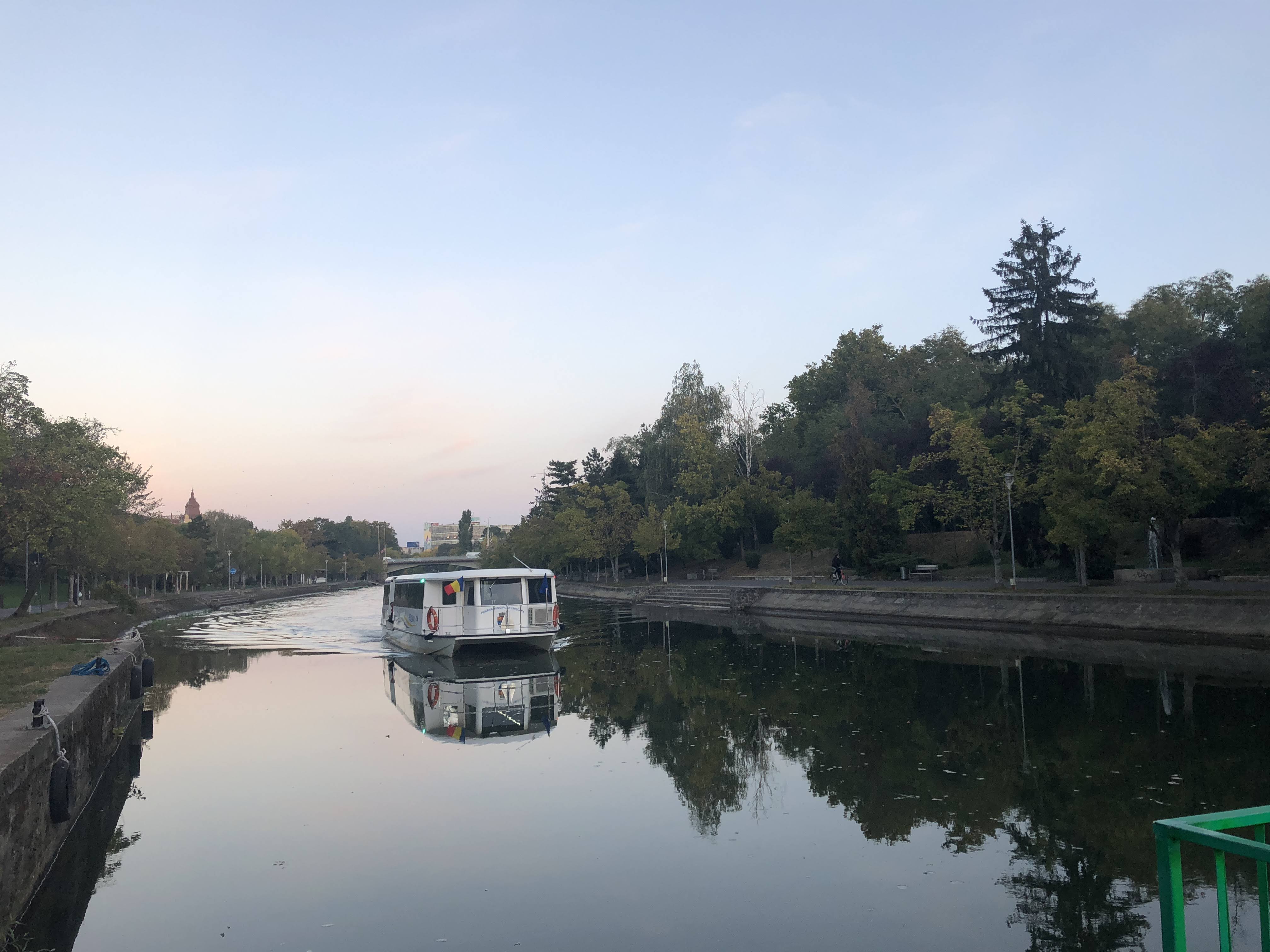 REPORTAJ: Timișoara are din nou transport pe apă. După jumătate de secol, vaporașele și-au reluat cursele pe Bega/VIDEO&FOTO