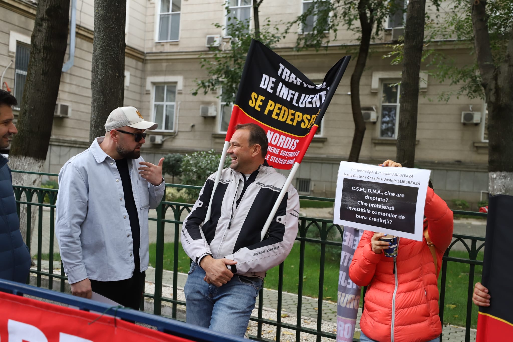 Păgubiții Nordis protestează în fața DNA