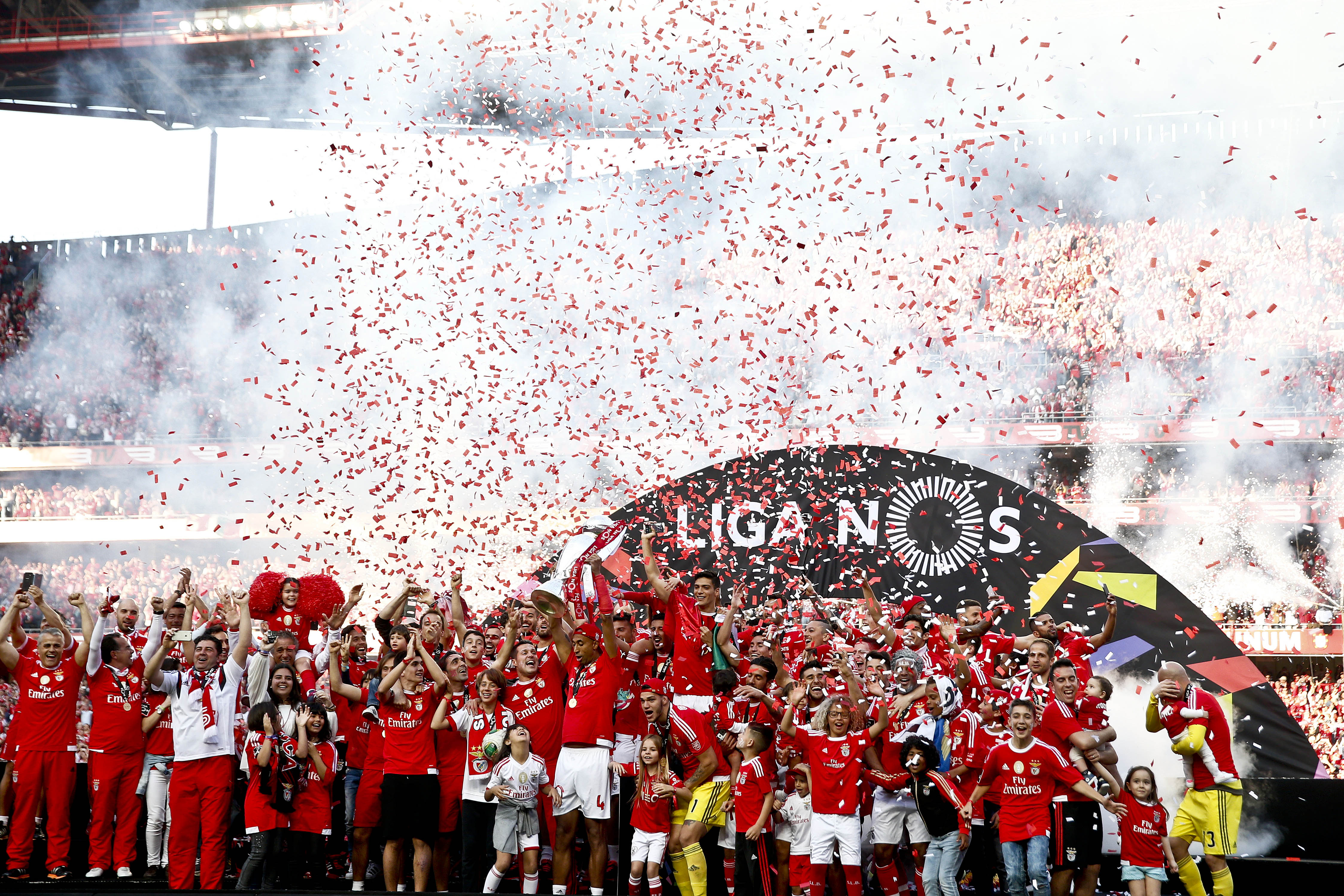 Benfica a cucerit al treilea titlu consecutiv în Portugalia şi al 35-lea din istoria clubului