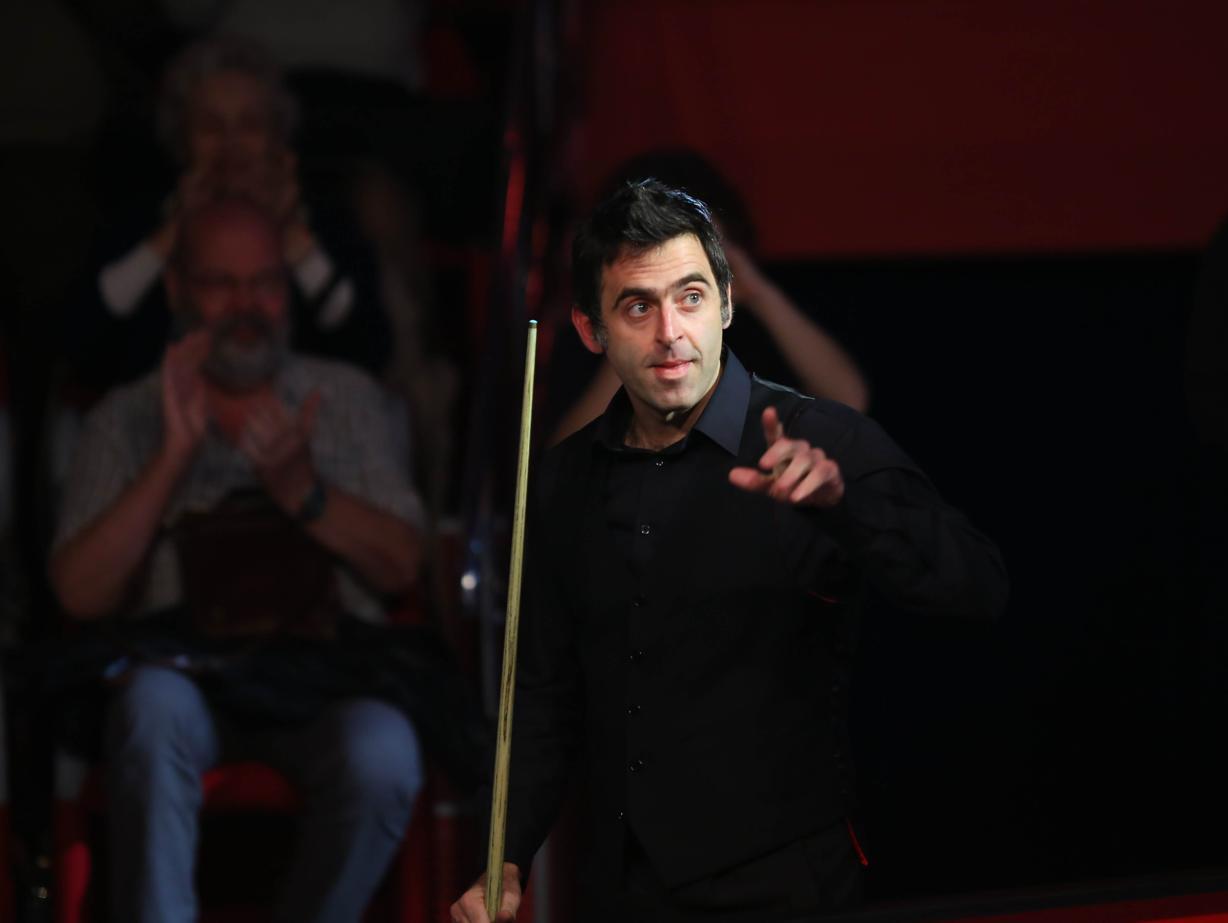 O’Sullivan şi Bingham au făcut show de snooker la circul Globus. Victorie pentru Ronnie! Europeanul Pro, la București/ FOTO
