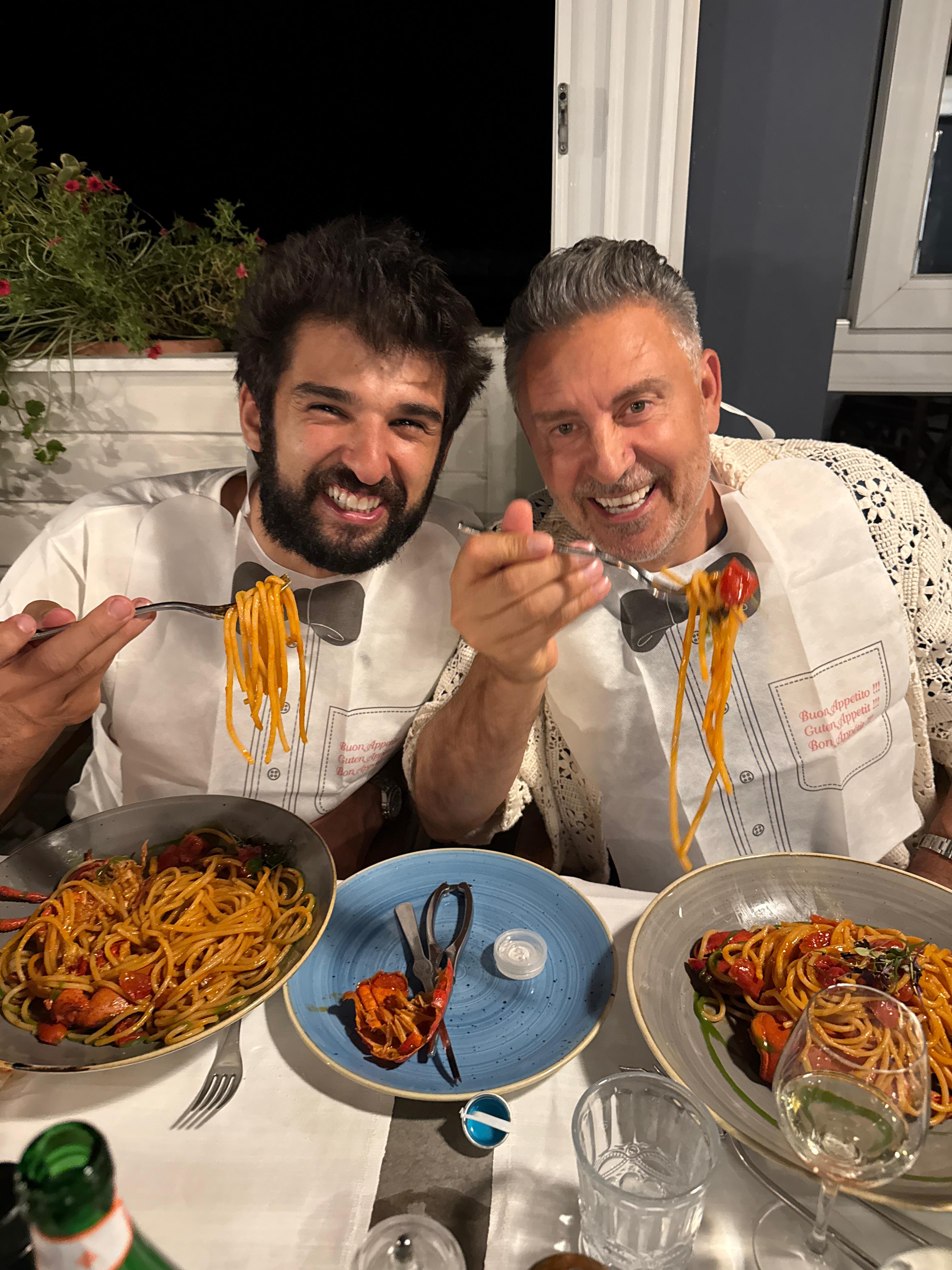 Cu cine s-a întâlnit chef Alexandru Sautner în vacanța petrecută cu familia în Italia. „Alături de el am fost la pescuit”
