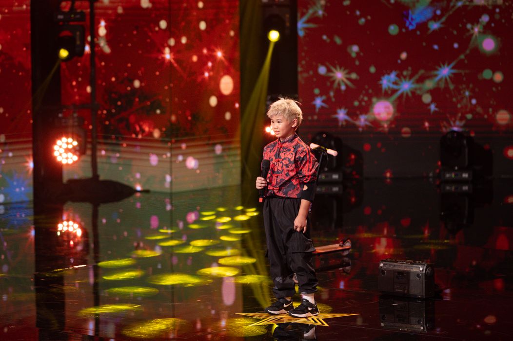 Bboy Nana, puștiul-fenomen de la „Românii au talent”, sezon 14. Mihai Bobonete i-a dat Golden Buzz: „Sunt șocat de-a dreptul! Tu ai văzut ce a făcut băiatul ăsta?”