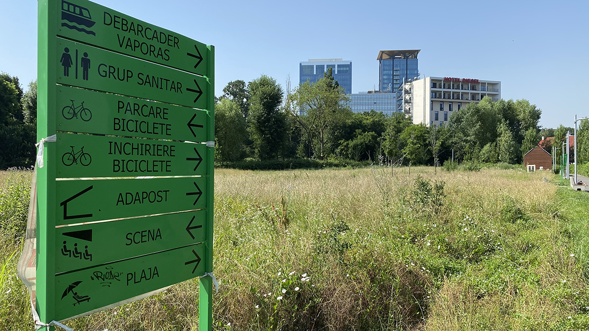 Jungla din nordul Bucureștiului. Cum au ajuns să arate două dintre „oazele de relaxare” ale Capitalei