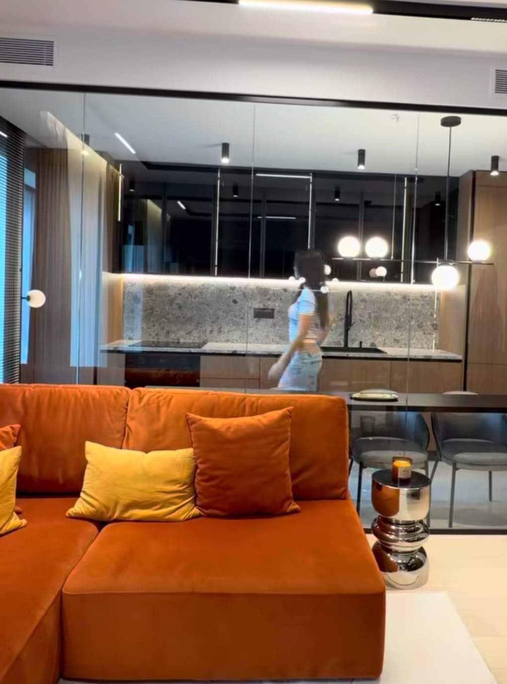 Imagini cu unul dintre apartamentele Andreei Bostănică. A investit mulți bani în amenajare. „Totul este exact cum mi-am imaginat”