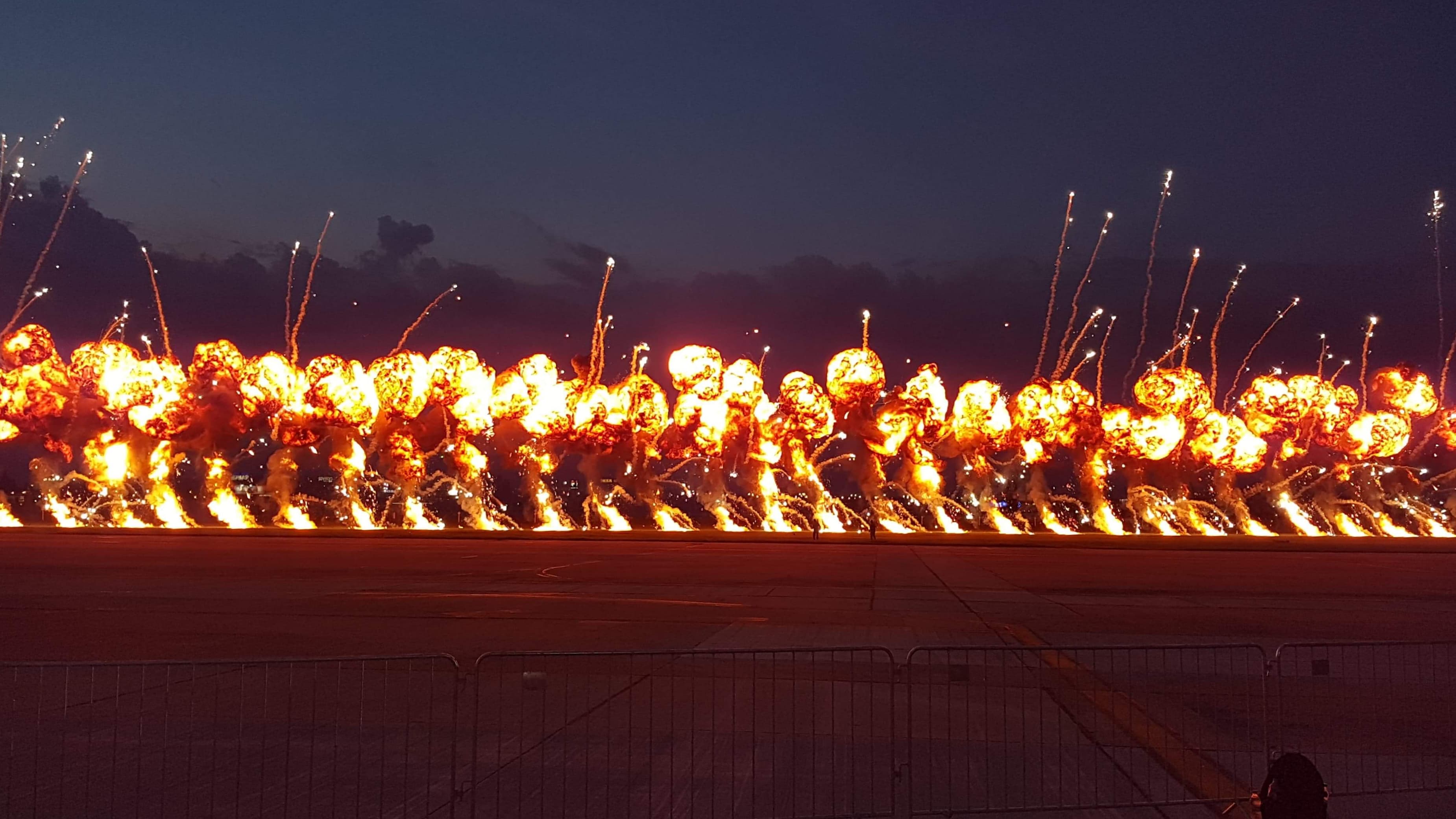 VIDEO&FOTO / BIAS 2018, spectacol total de la cer la pământ, la show-ul aviatic din Bucureşti