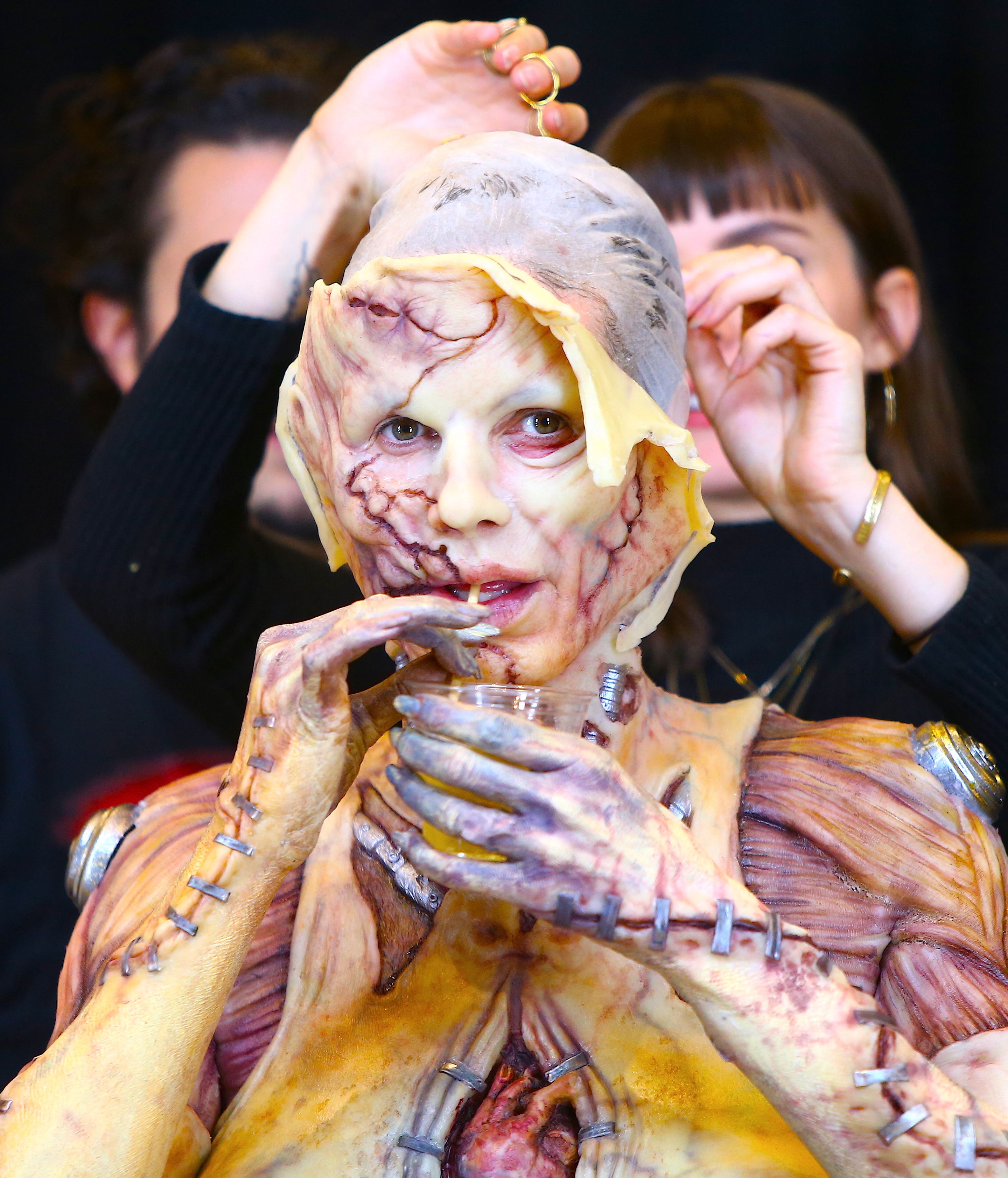 Heidi Klum, apariție terifiantă la petrecerea de Halloween! Și-a speriat toți invitații