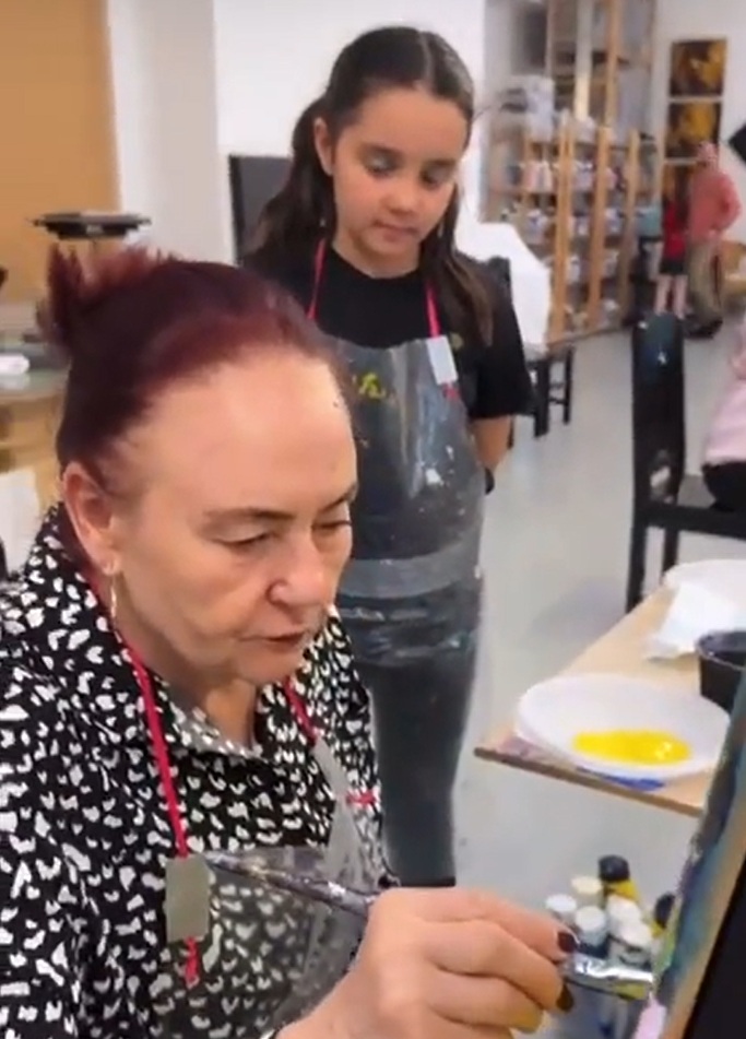 Ce s-a întâmplat după ce Andra a intrat într-un atelier de pictură. Mama lui Cătălin Măruță s-a implicat