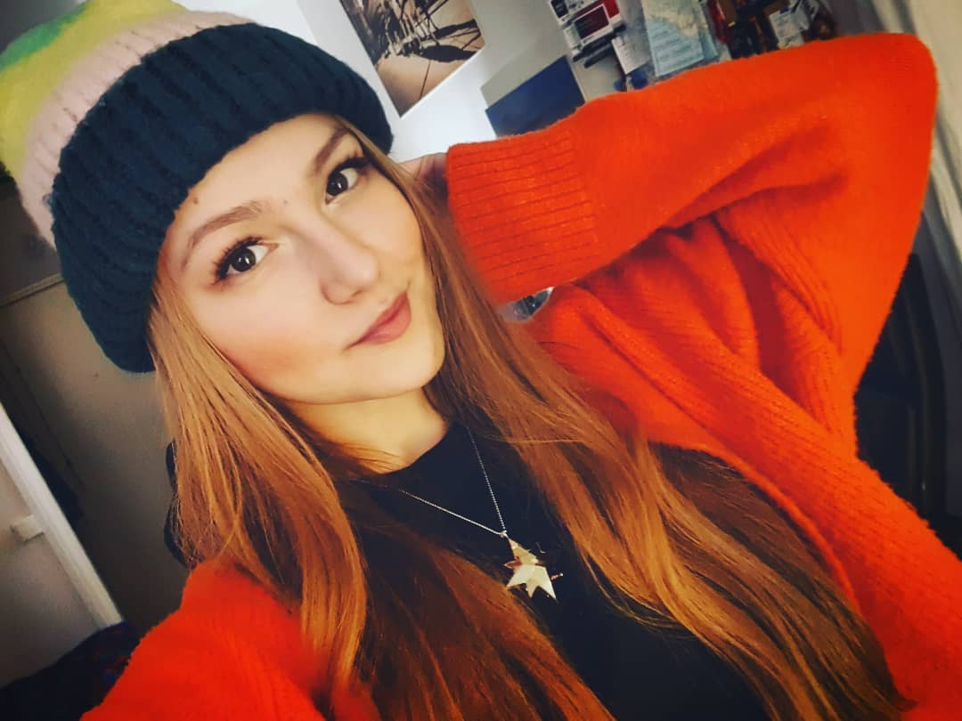 De ce locuiește Oana Lasconi în Franța. Fiica Elenei Lasconi a prezentat o emisiune pentru gameri și a studiat limba rusă