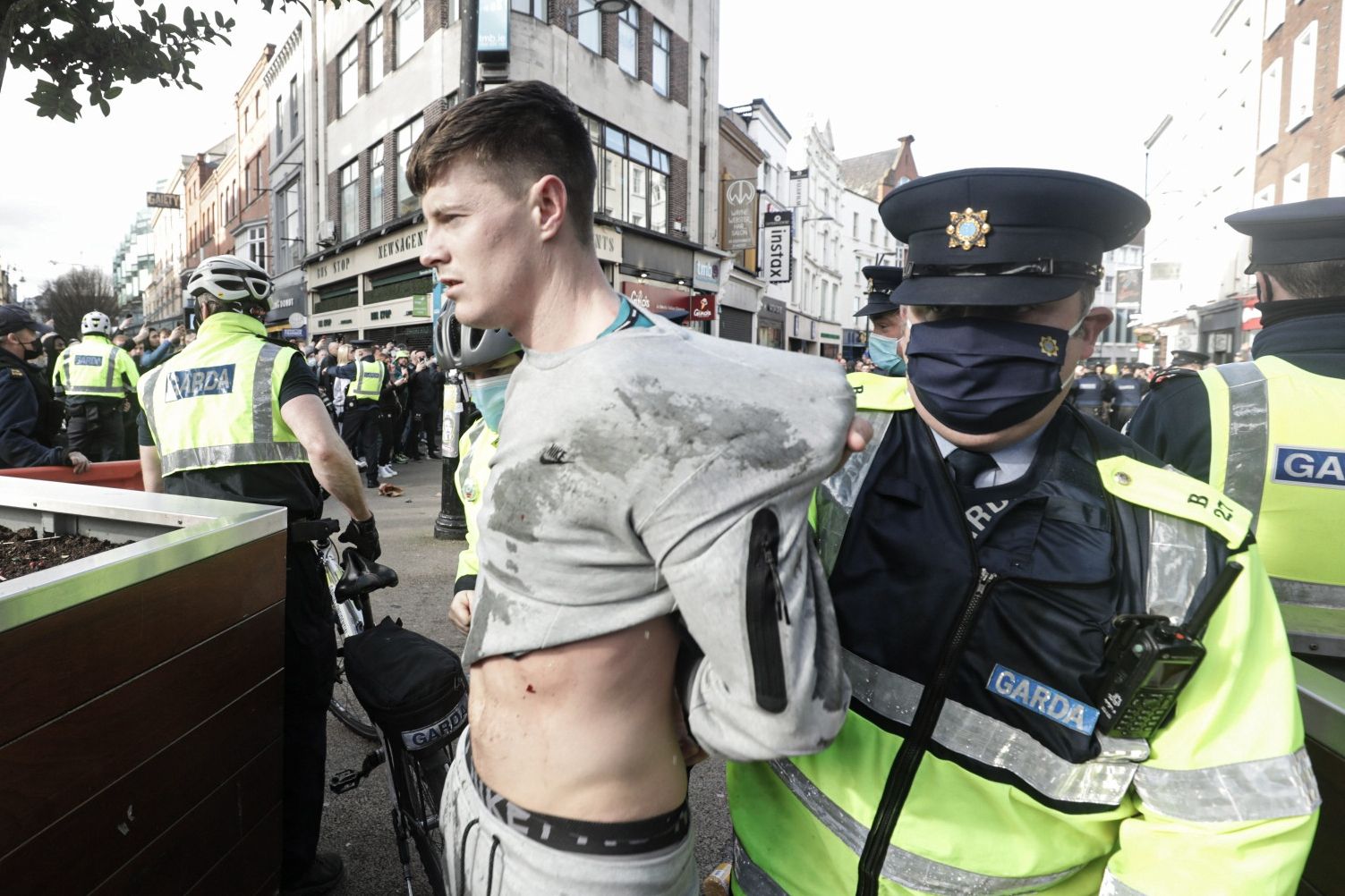 23 de arestări și cel puțin trei polițiști răniți, la Dublin, după o manifestație împotriva măsurilor anti-Covid