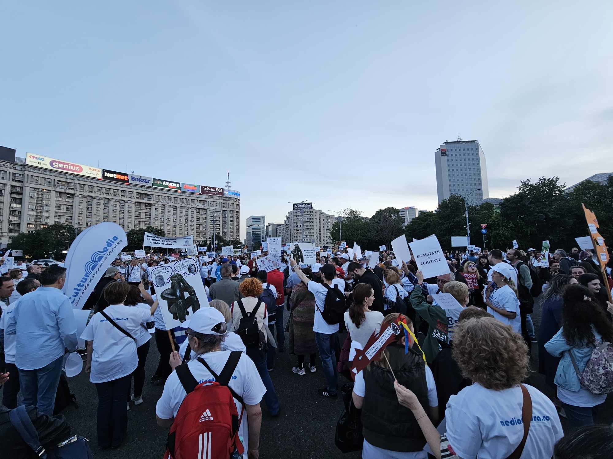 Noaptea Muzeelor 2024: protest al angajaților din muzee și biblioteci în seara evenimentului. Ce instituții sunt deschise la București