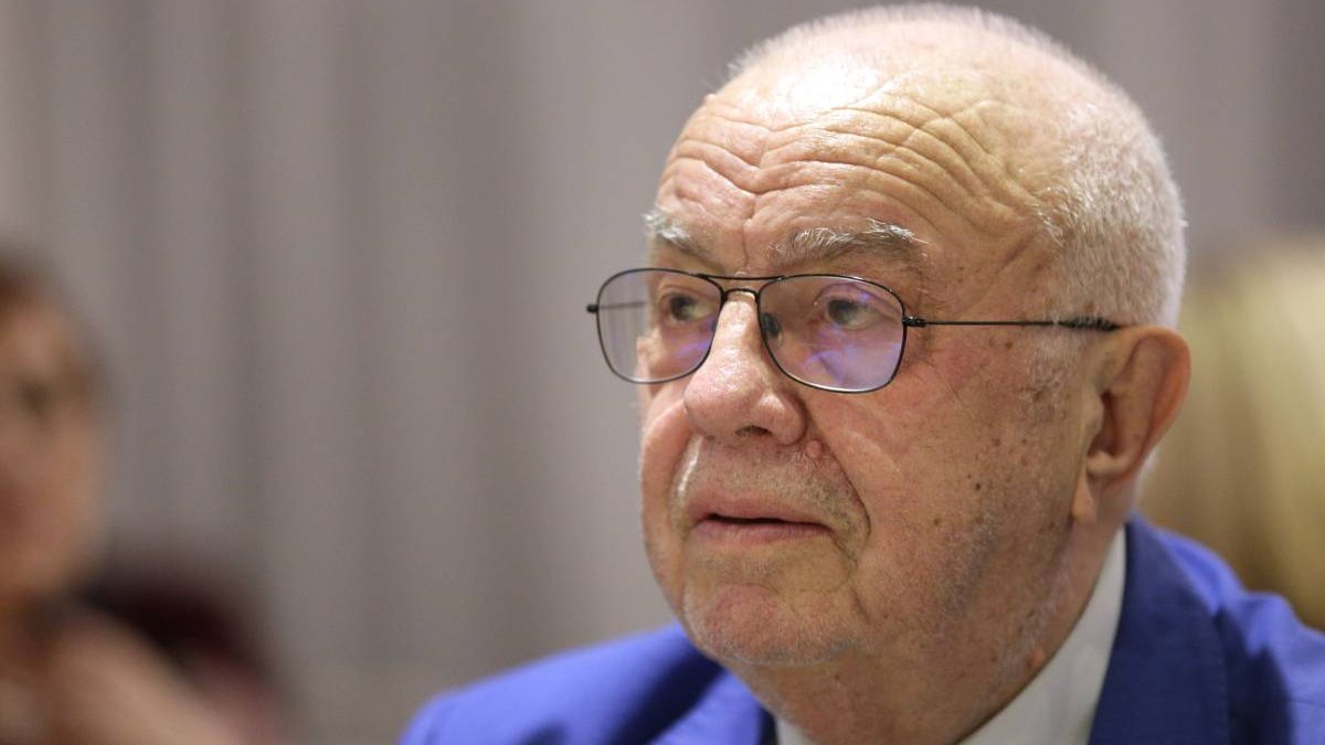 Fiul lui Alexandru Arșinel a confirmat că actorul a fost internat într-un cămin: „Nu se mai poate deplasa”