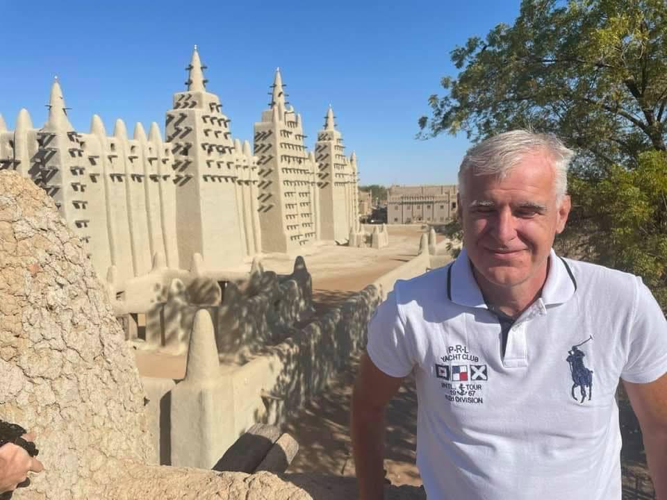 Povestea românului care a vizitat 182 de țări. Ce părere are despre România după călătoriile în cele mai îndepărtate state