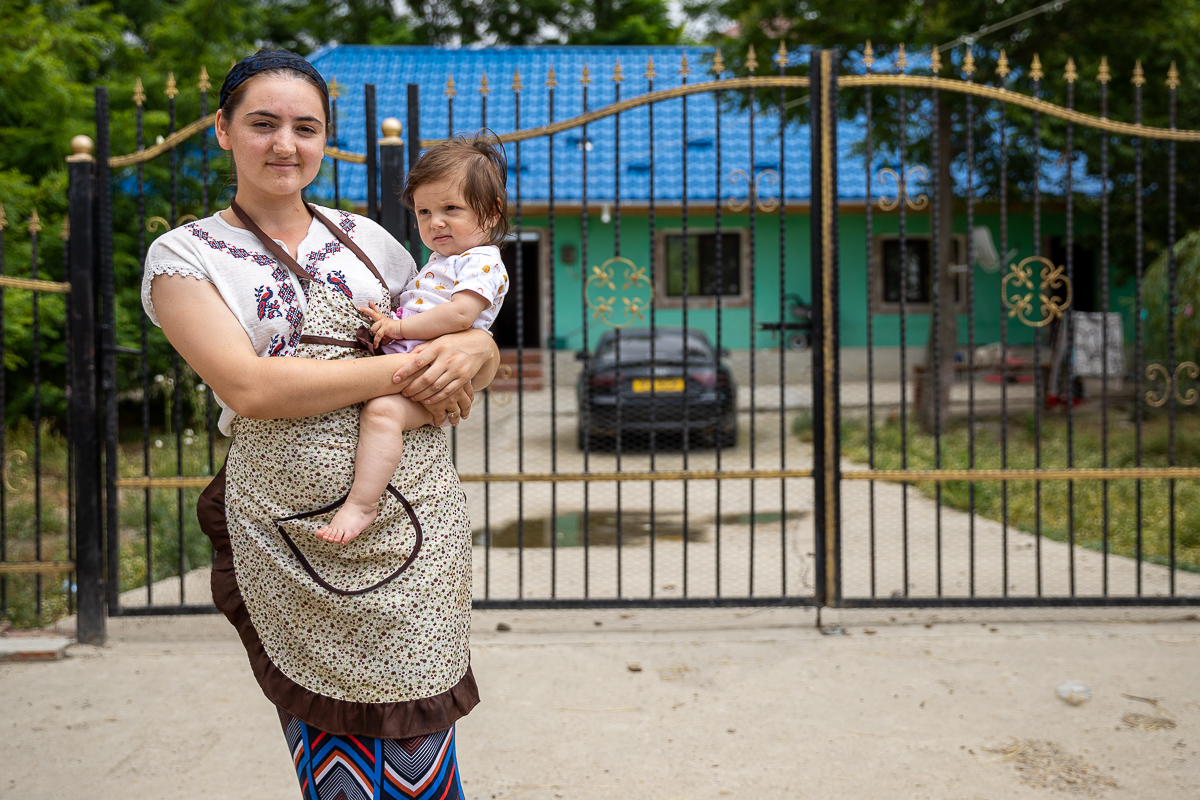 În Murgeni, jandarmii vin şi pleacă, bulibaşa rămâne. Statul român face paradă de forţă într-un oraş pe care l-a abandonat în toate celelalte privinţe