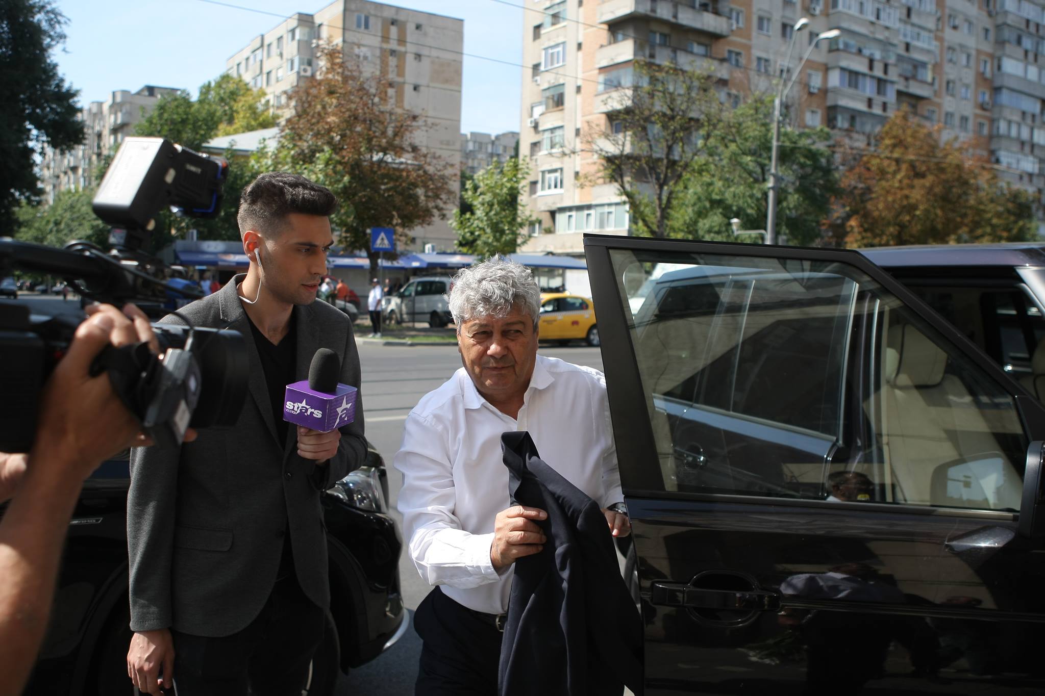 Înmormântarea lui Culae Lupescu. Mircea Lucescu și Anghel Iordănescu l-au condus pe ultimul drum / GALERIE FOTO