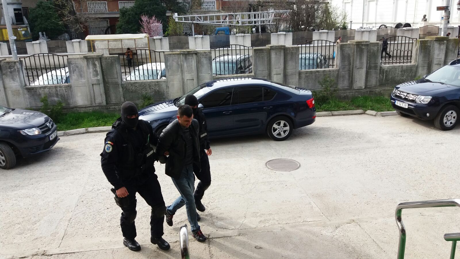BOMBĂ! Cheloo de la Paraziţii, adus la audieri pentru trafic de droguri!