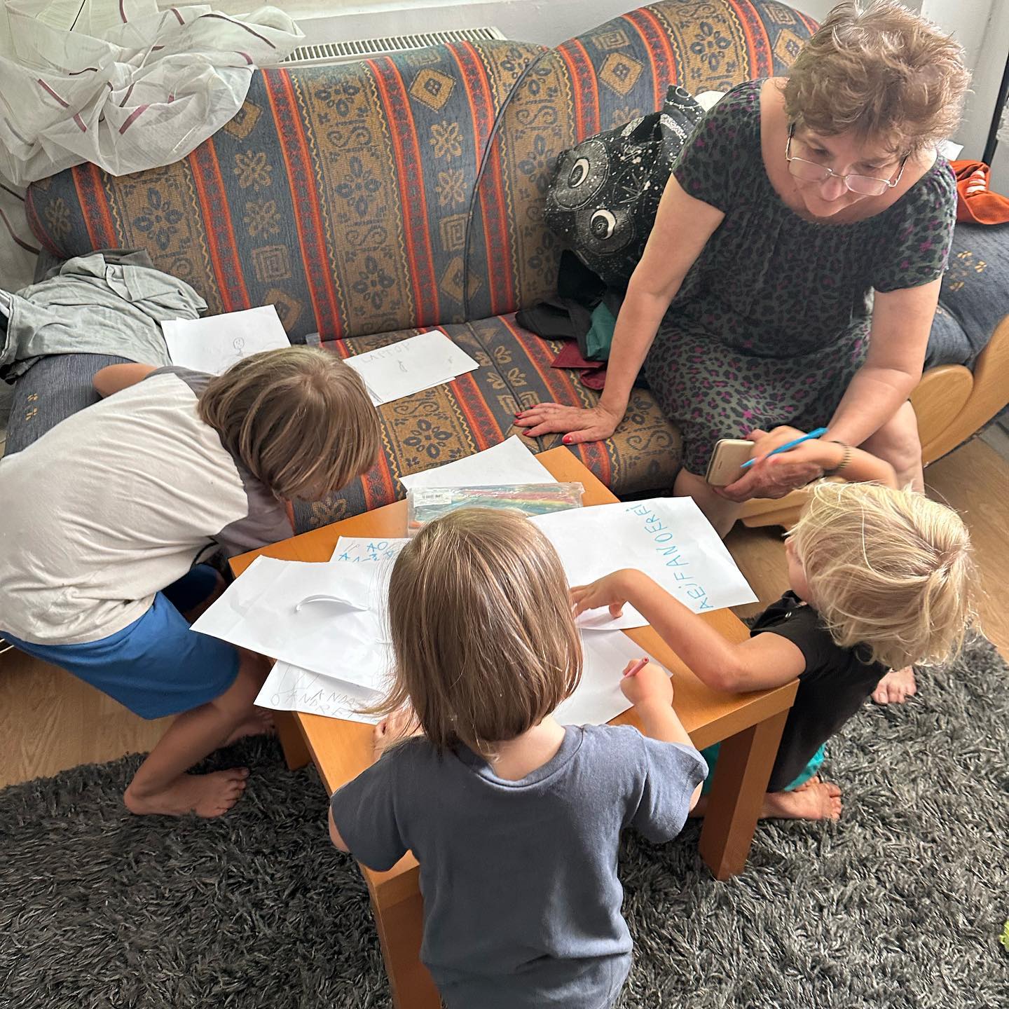 Imagini rare cu Adela Popescu și familia ei acasă, la Șușani. Cum l-au sărbătorit pe băiețelul cel mic: „Nu vă așteptați să fiu mâhnită”