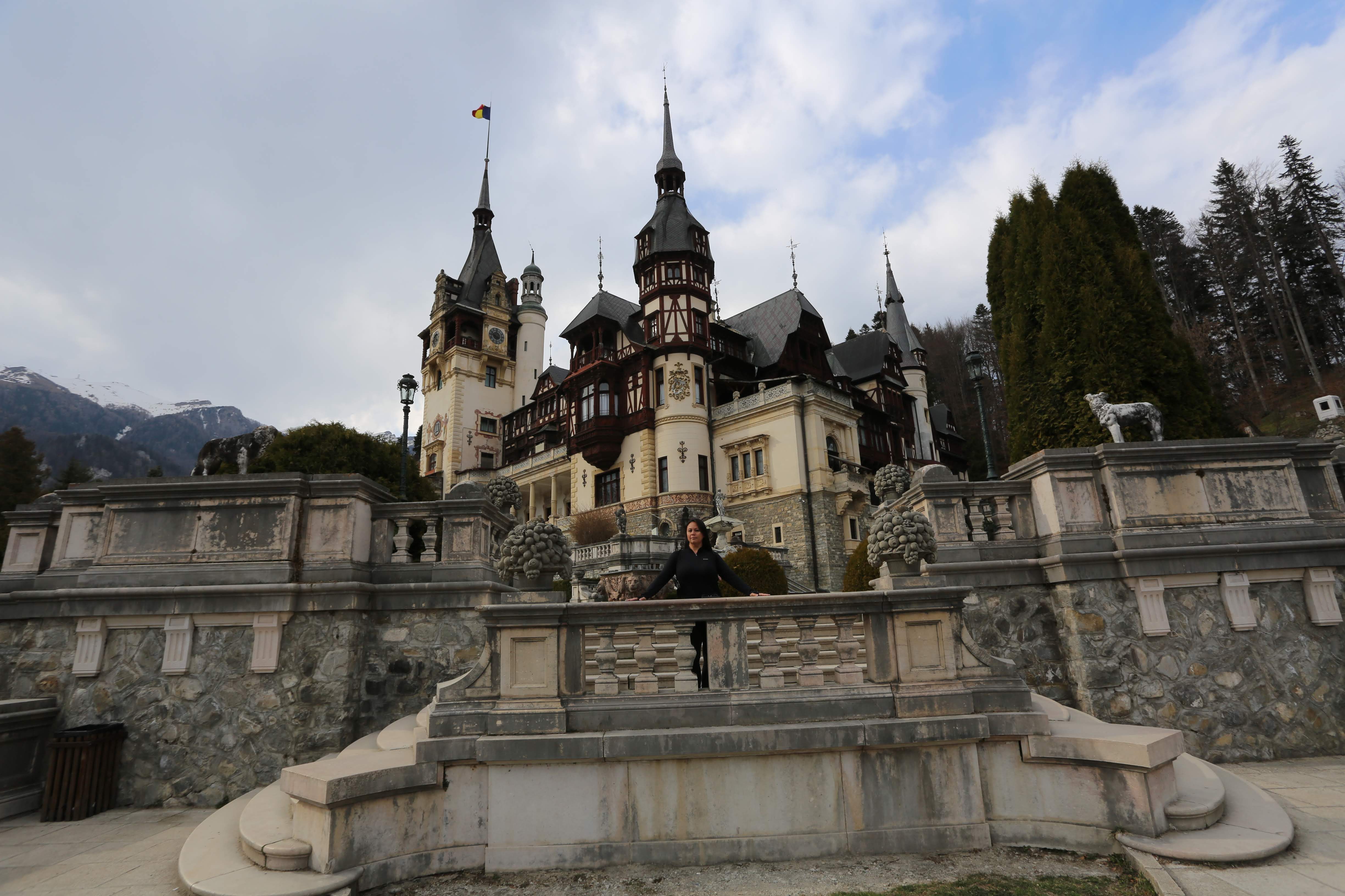 „Să conduc în București a fost înfricoșător”. După ce au locuit în peste 40 de țări, două nomade digitale povestesc experiența din România