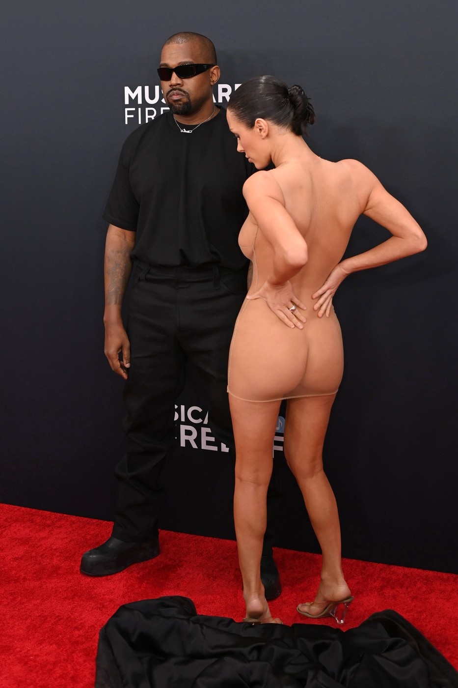 Cum s-au cunoscut Bianca Censori și Kanye West. Mesajul pe care rapper-ul i l-a trimis modelului înainte de divorțul lui de Kim Kardashian